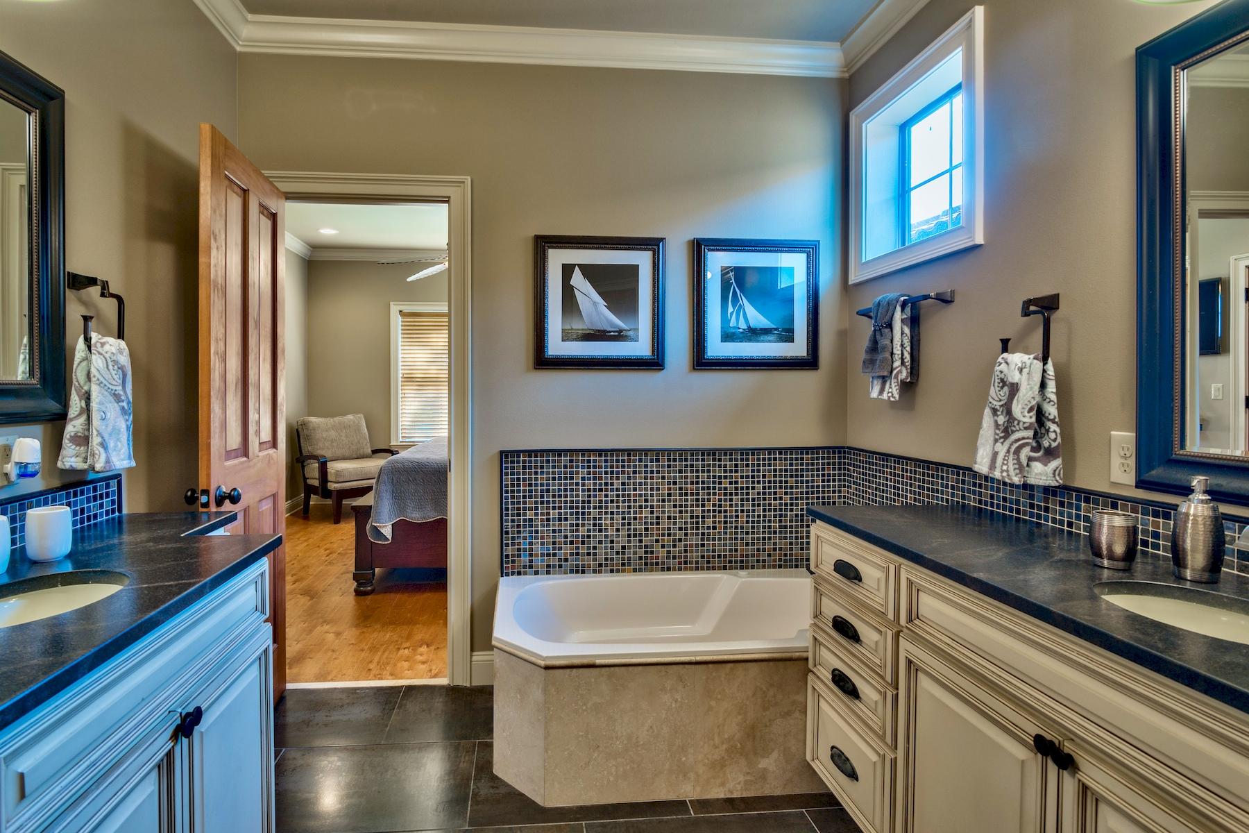 VILLA LAGO - Residential