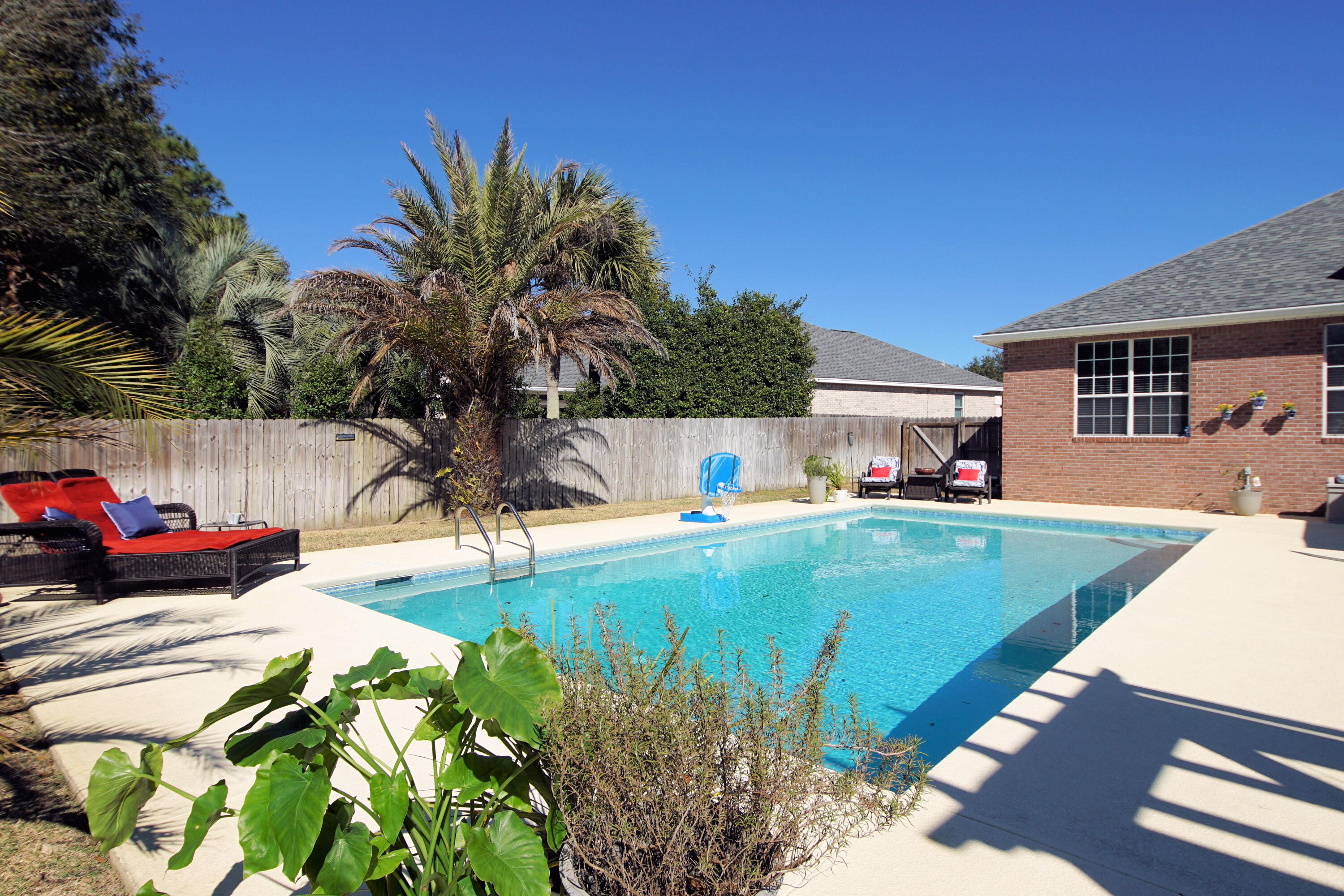 BRISTOL VILLAGE RAINTREE ESTATES - Residential