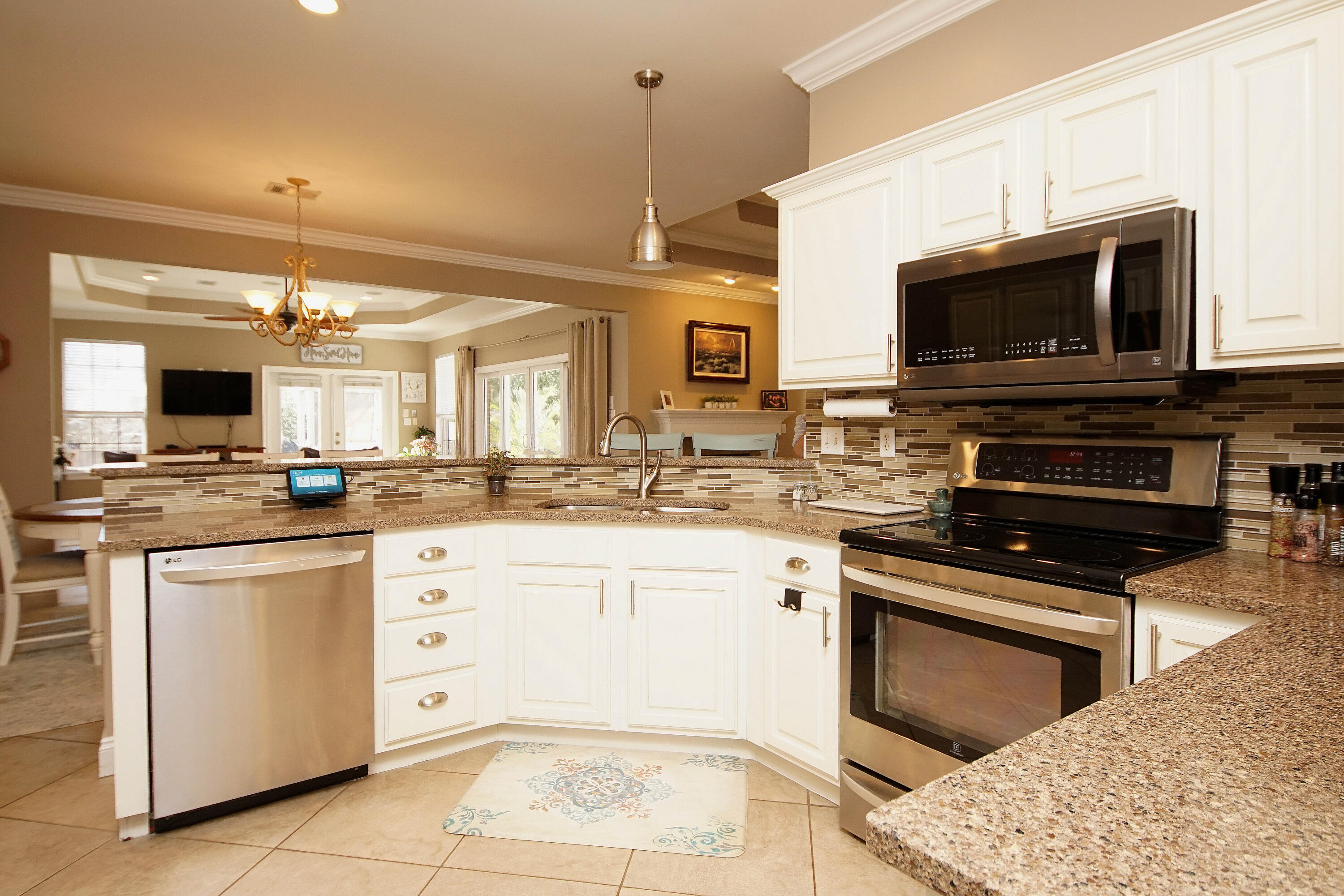 BRISTOL VILLAGE RAINTREE ESTATES - Residential