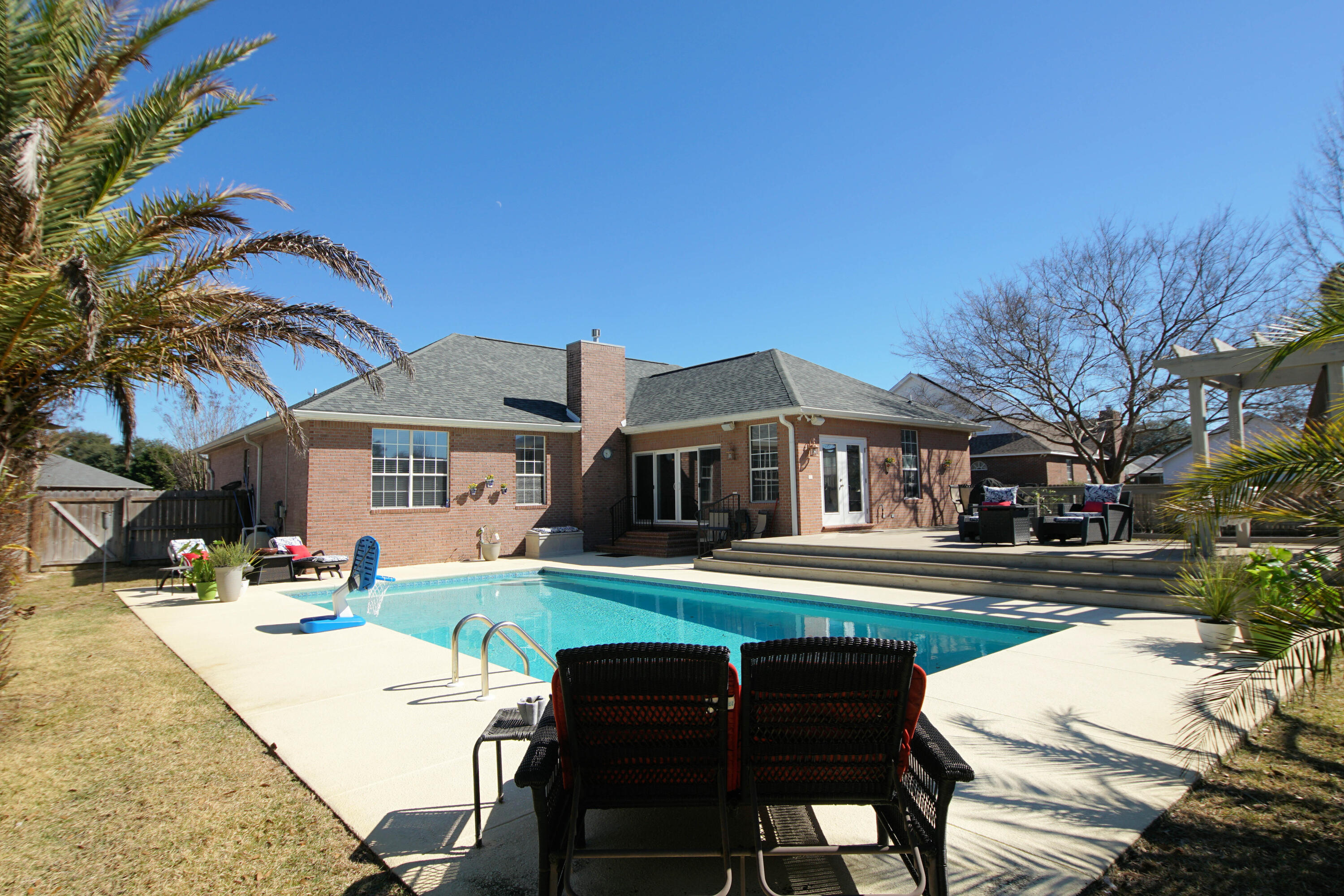 BRISTOL VILLAGE RAINTREE ESTATES - Residential