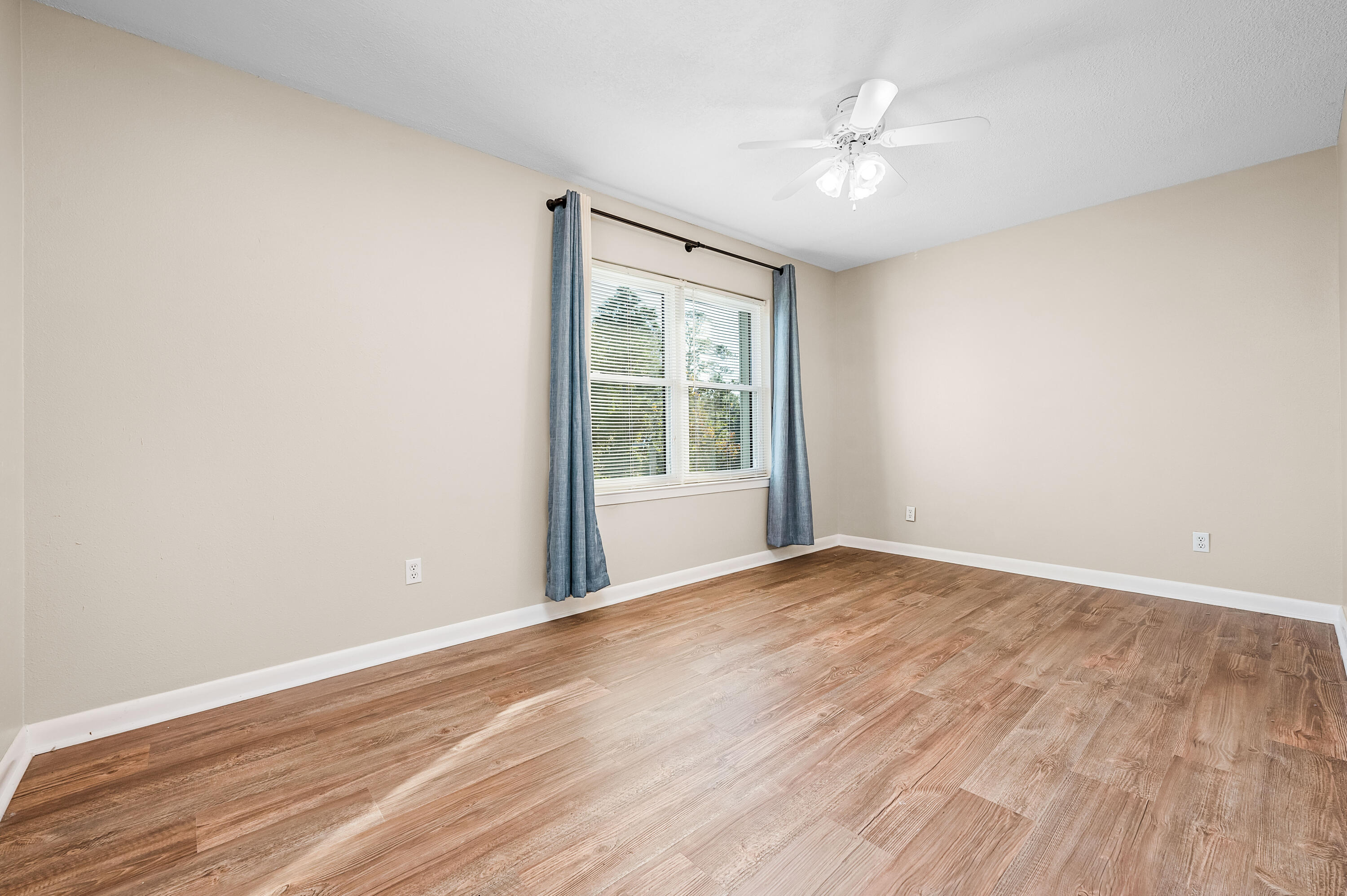 LA MAR WEST T/H PH 2 - Residential