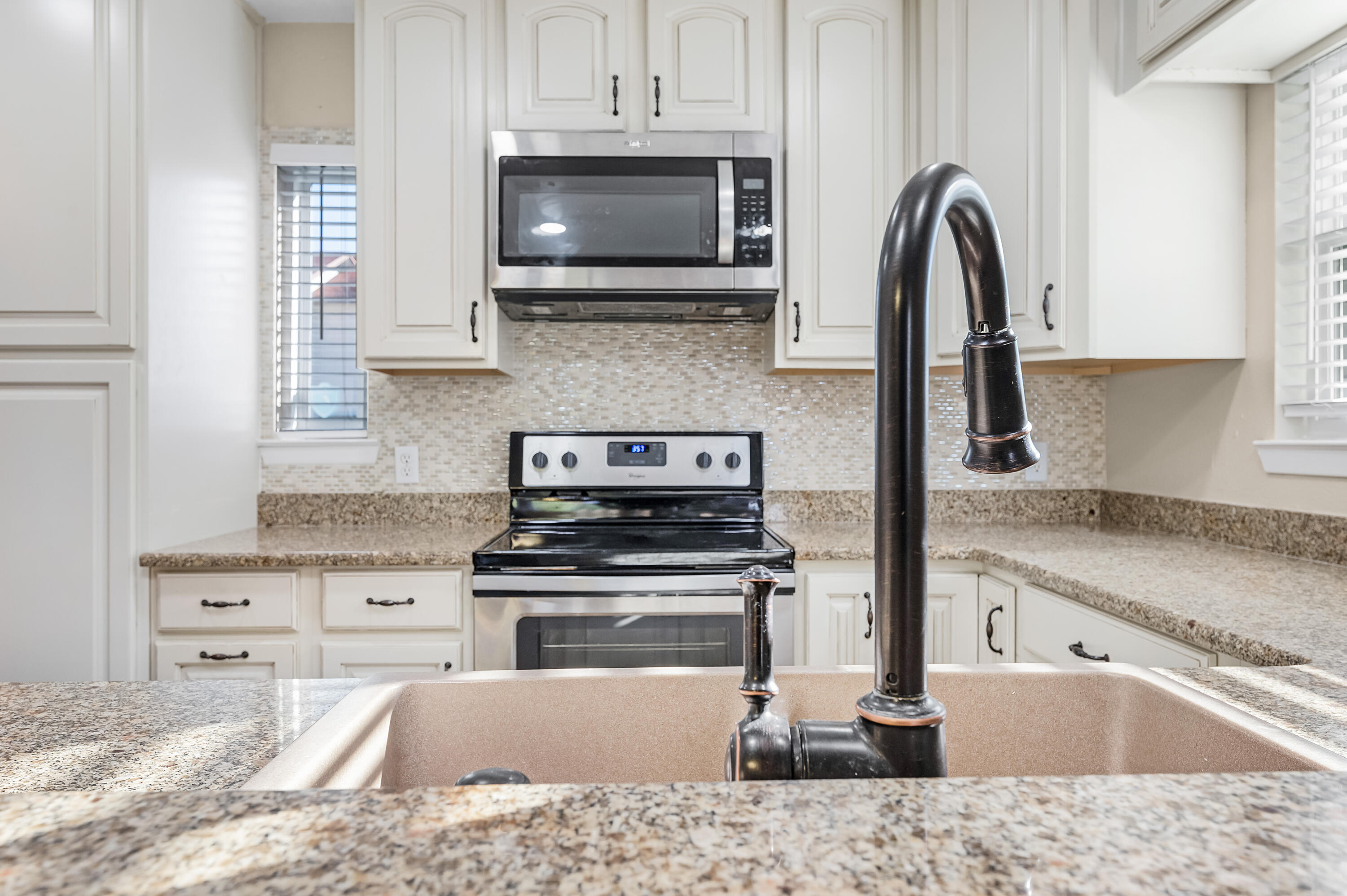 LA MAR WEST T/H PH 2 - Residential