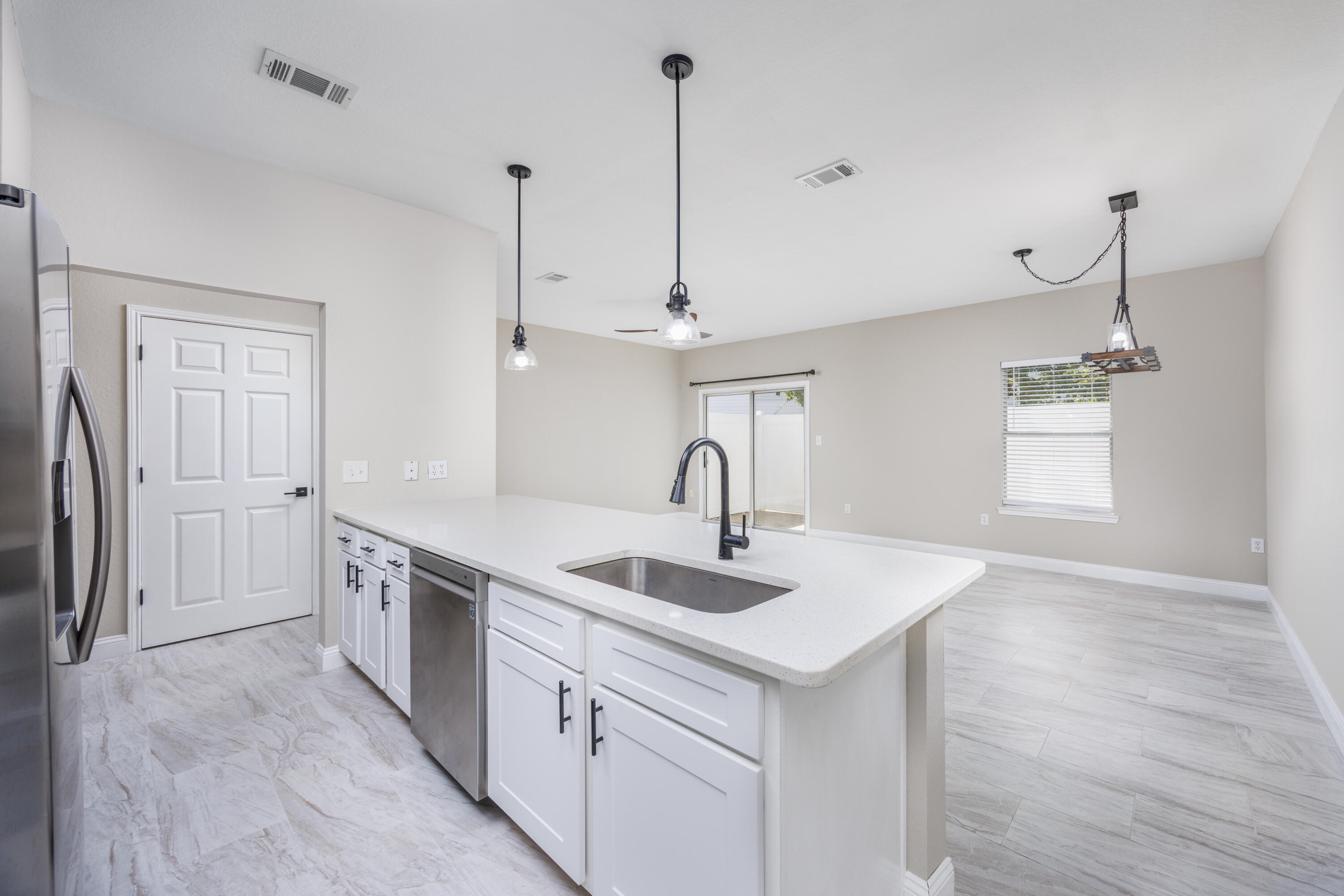 QUAIL LAKE - Residential