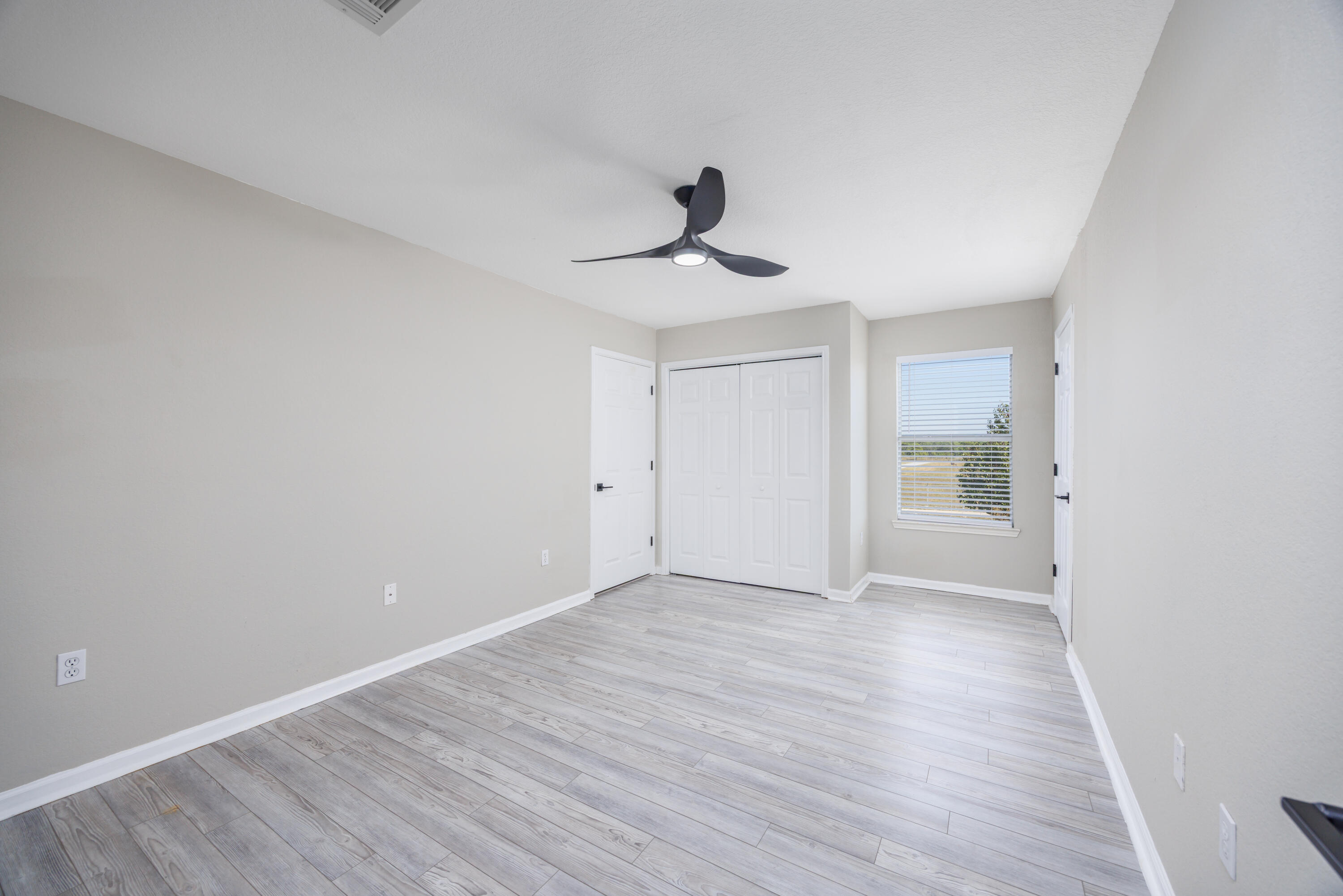 QUAIL LAKE - Residential