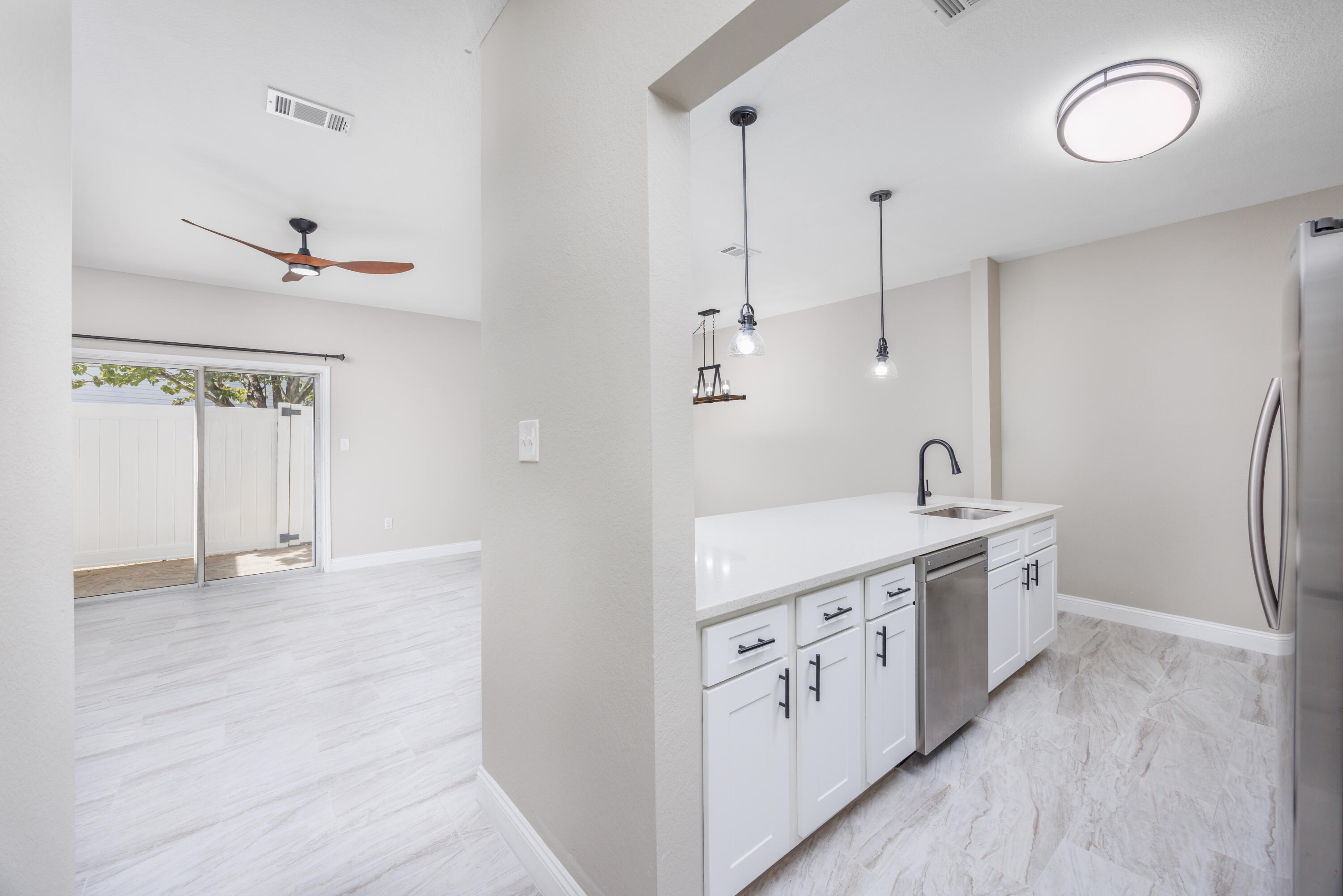 QUAIL LAKE - Residential