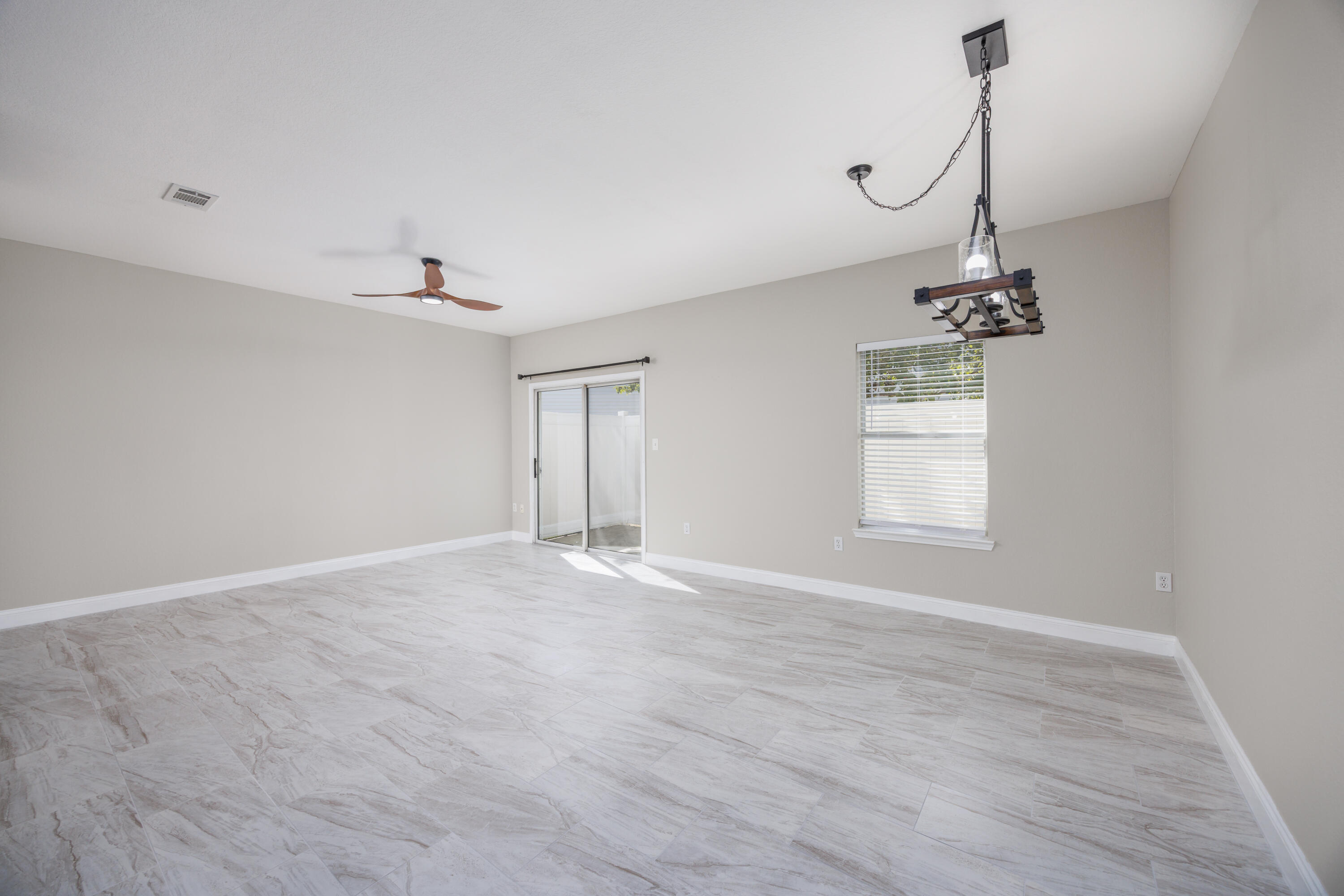 QUAIL LAKE - Residential