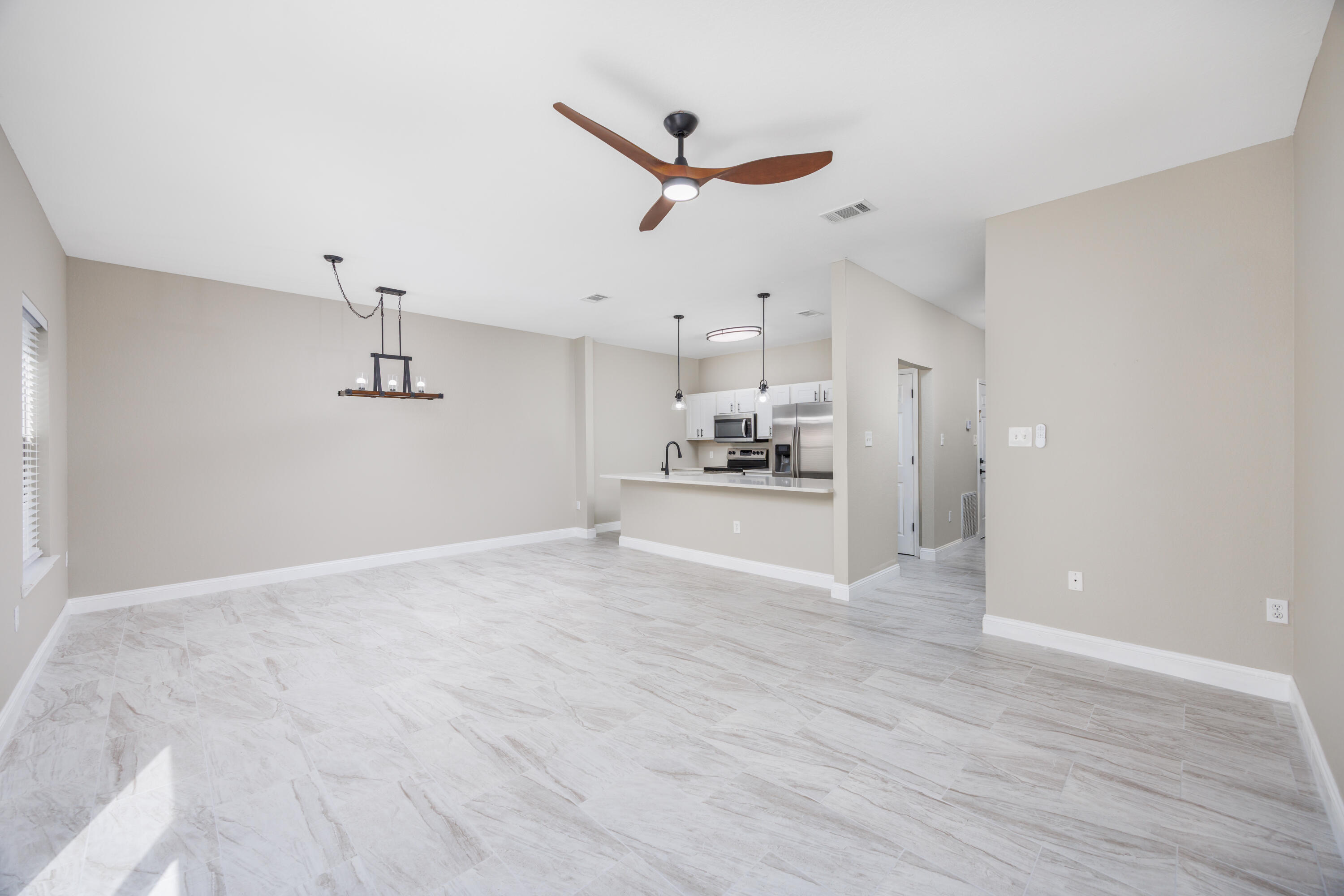 QUAIL LAKE - Residential