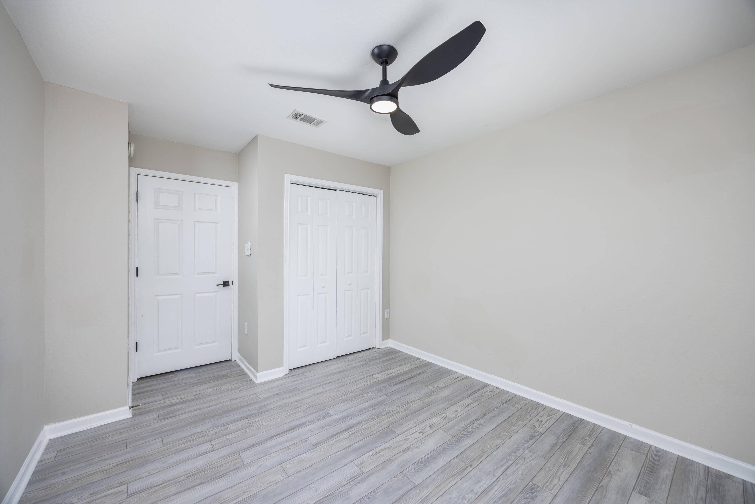 QUAIL LAKE - Residential