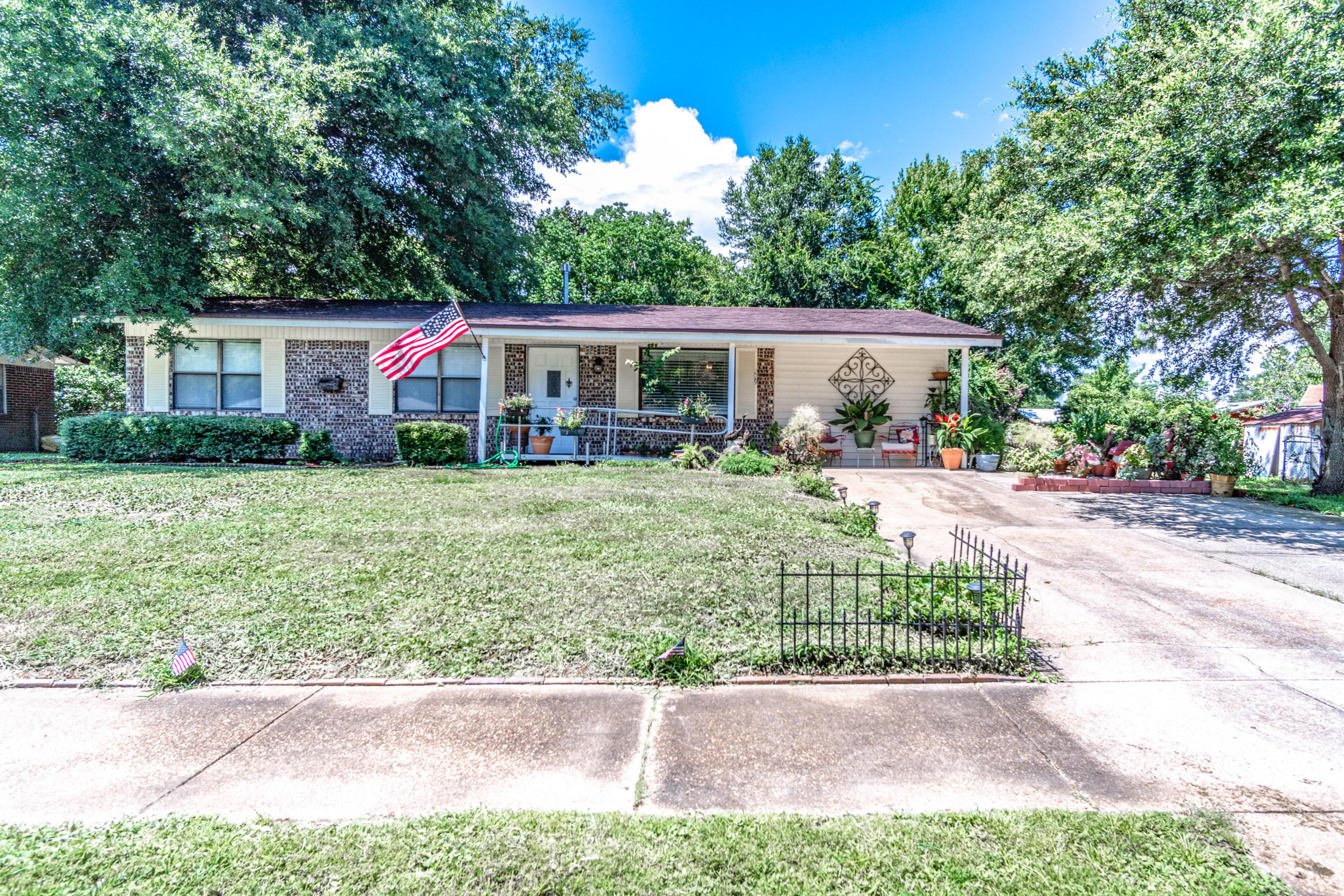 SANTA ROSA PARK 1ST ADDN - Residential