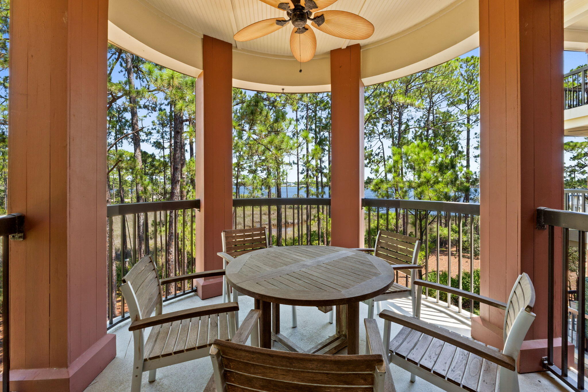 LAKESIDE LODGE AT PROSPECT POINT - Residential