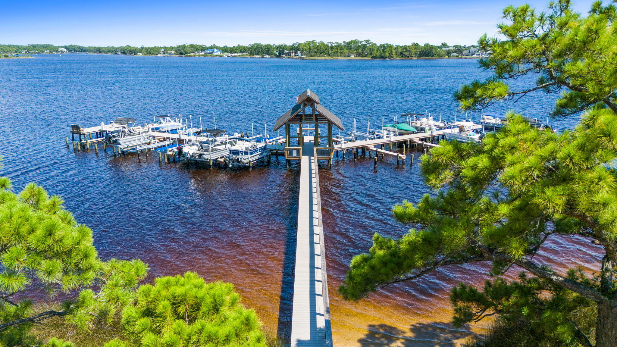 LAKESIDE LODGE AT PROSPECT POINT - Residential