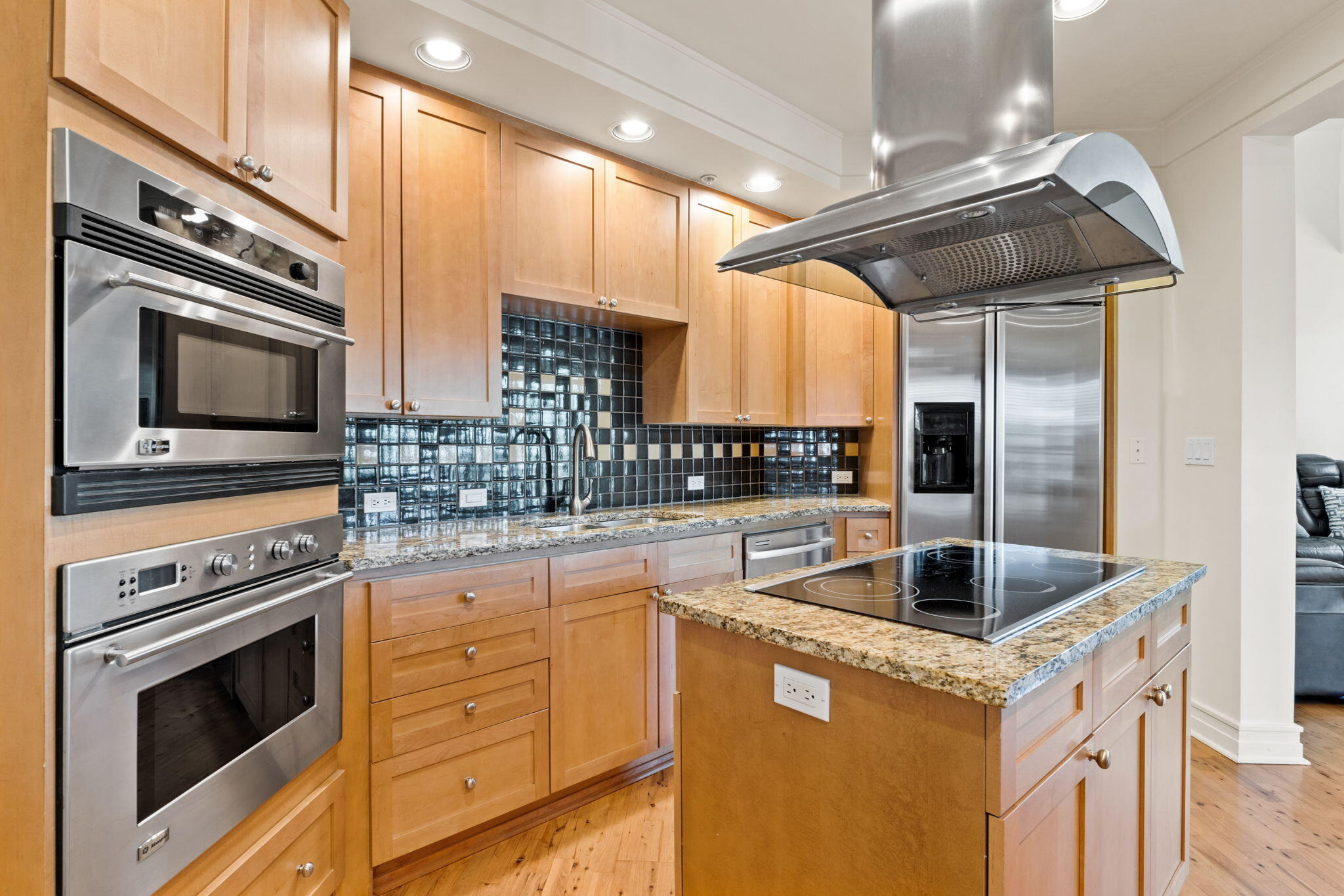 LAKESIDE LODGE AT PROSPECT POINT - Residential