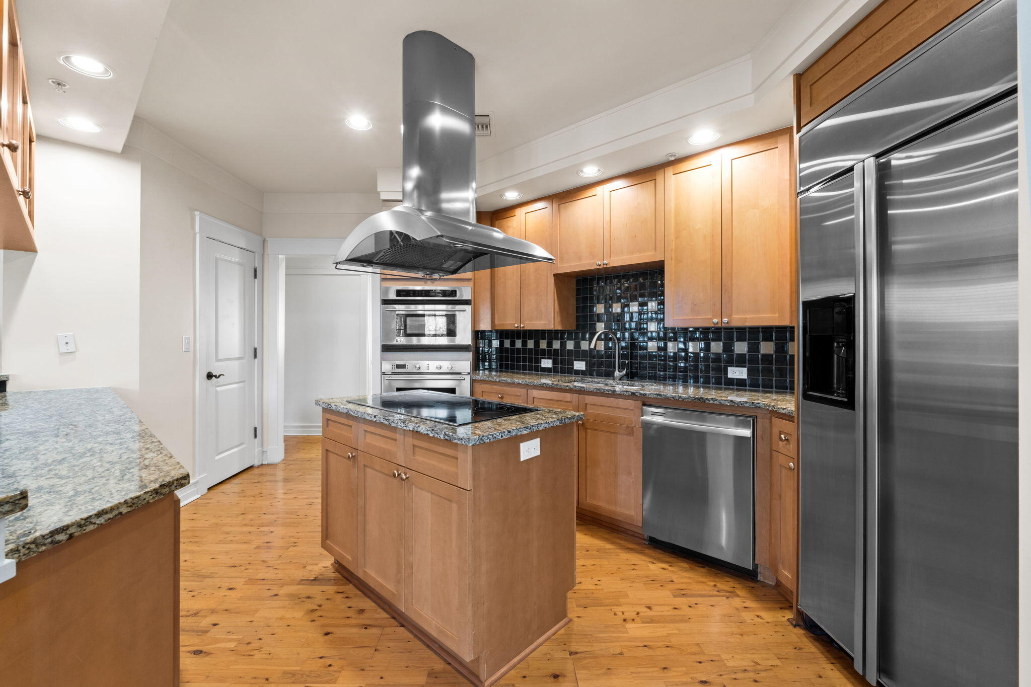 LAKESIDE LODGE AT PROSPECT POINT - Residential