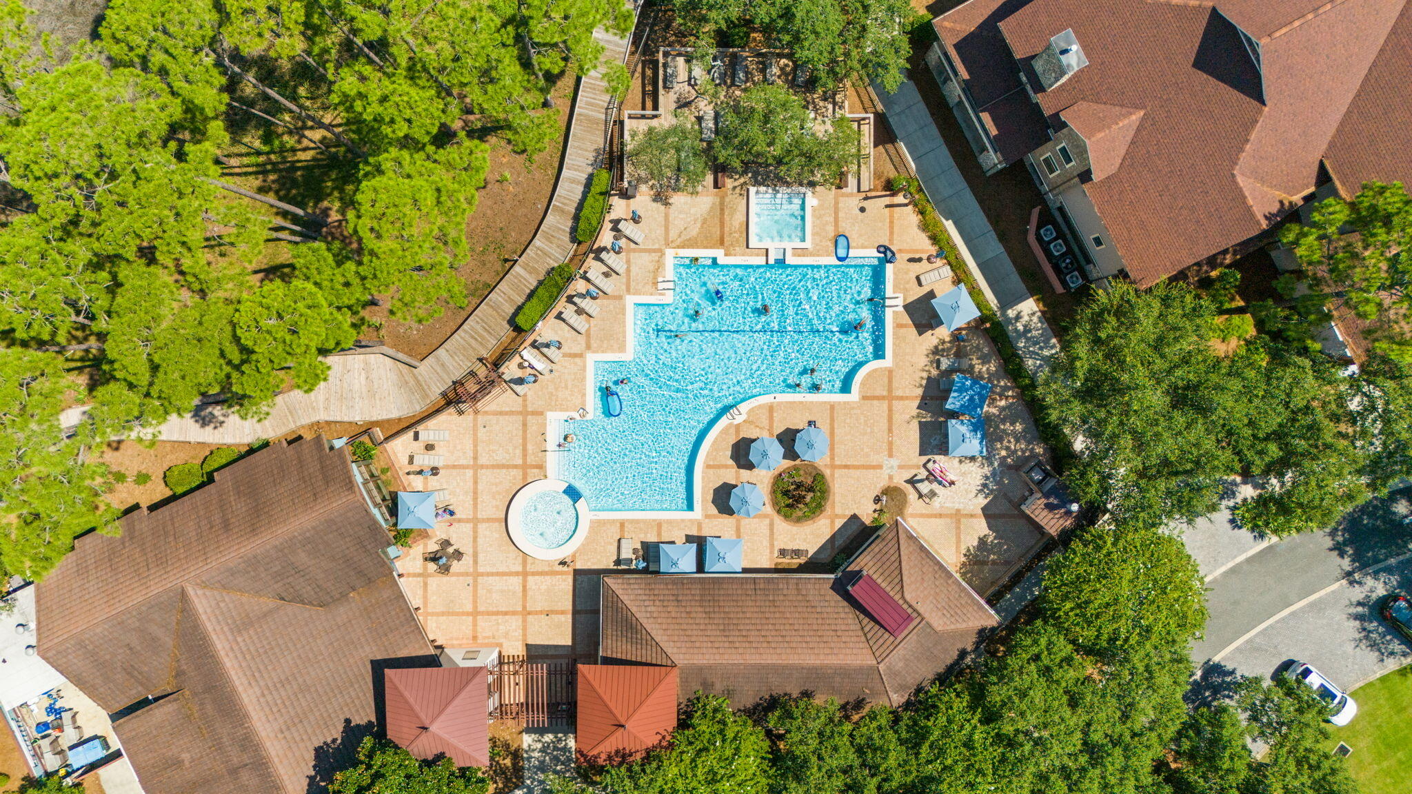 LAKESIDE LODGE AT PROSPECT POINT - Residential