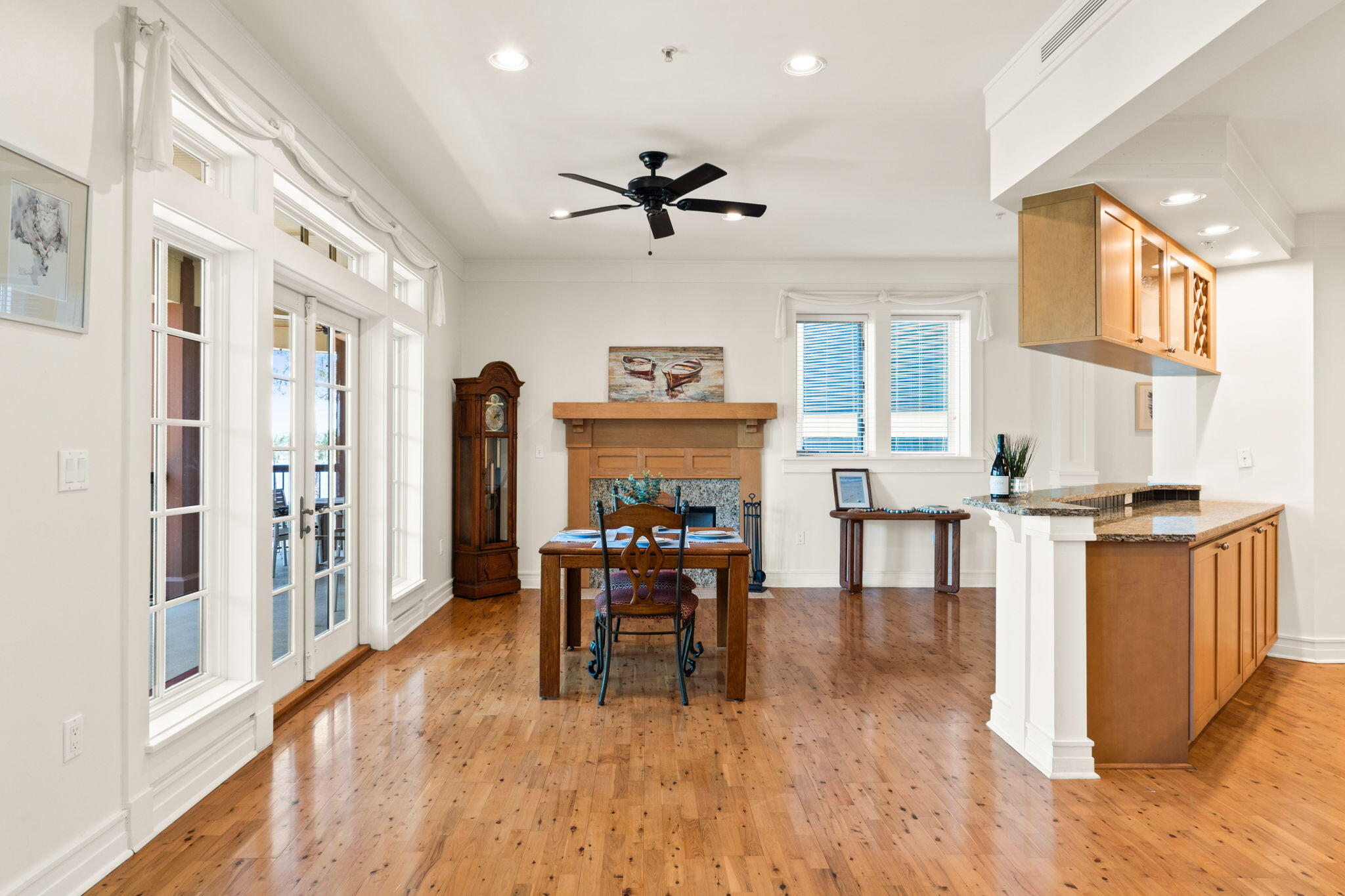 LAKESIDE LODGE AT PROSPECT POINT - Residential