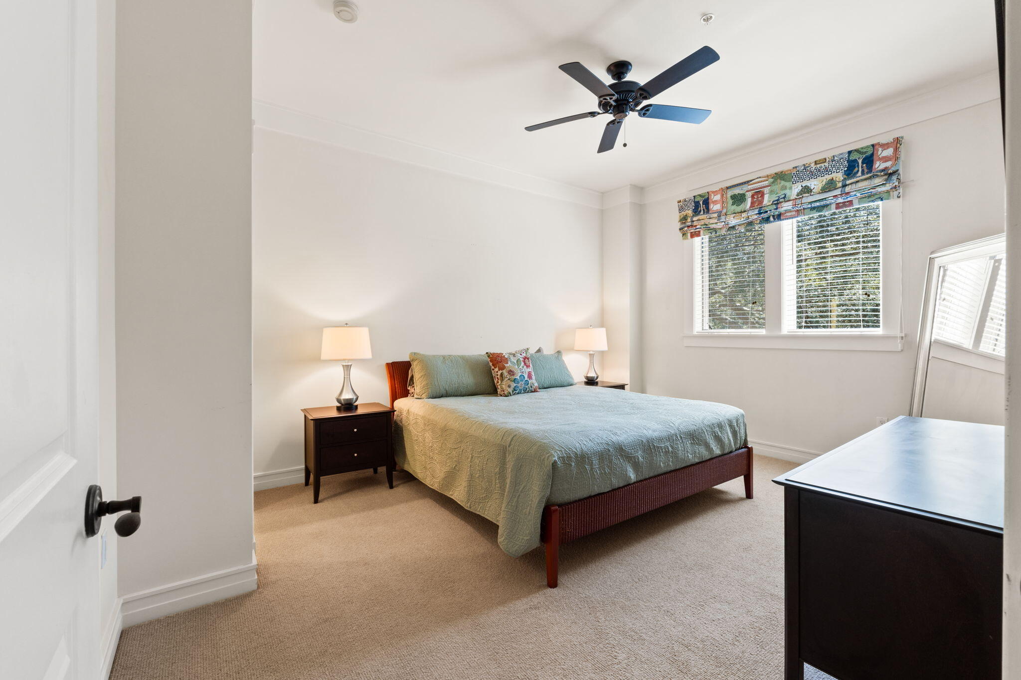 LAKESIDE LODGE AT PROSPECT POINT - Residential
