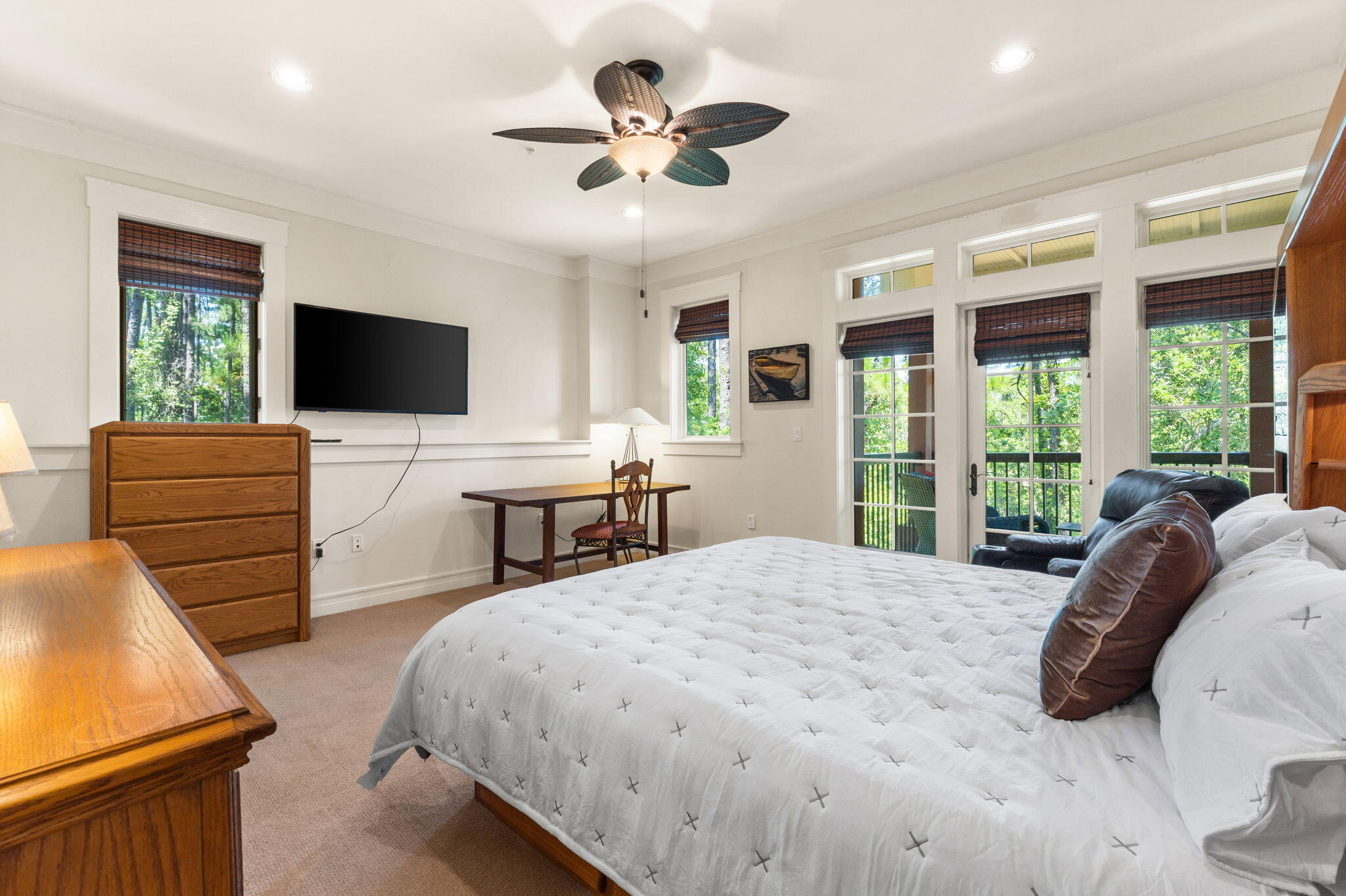 LAKESIDE LODGE AT PROSPECT POINT - Residential