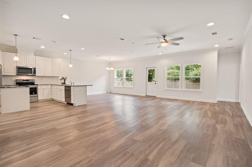 BAYWOOD ESTATES - Residential