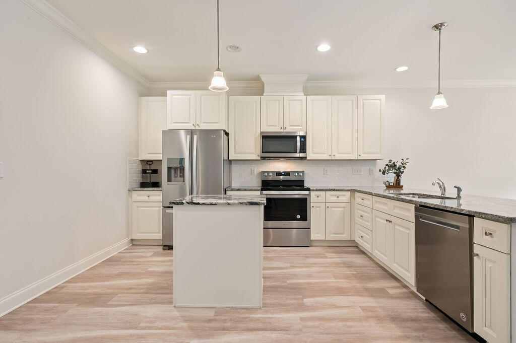 BAYWOOD ESTATES - Residential