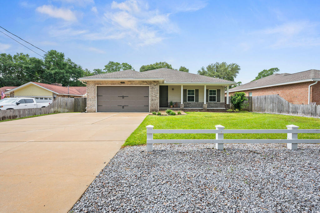 BAYWOOD ESTATES - Residential