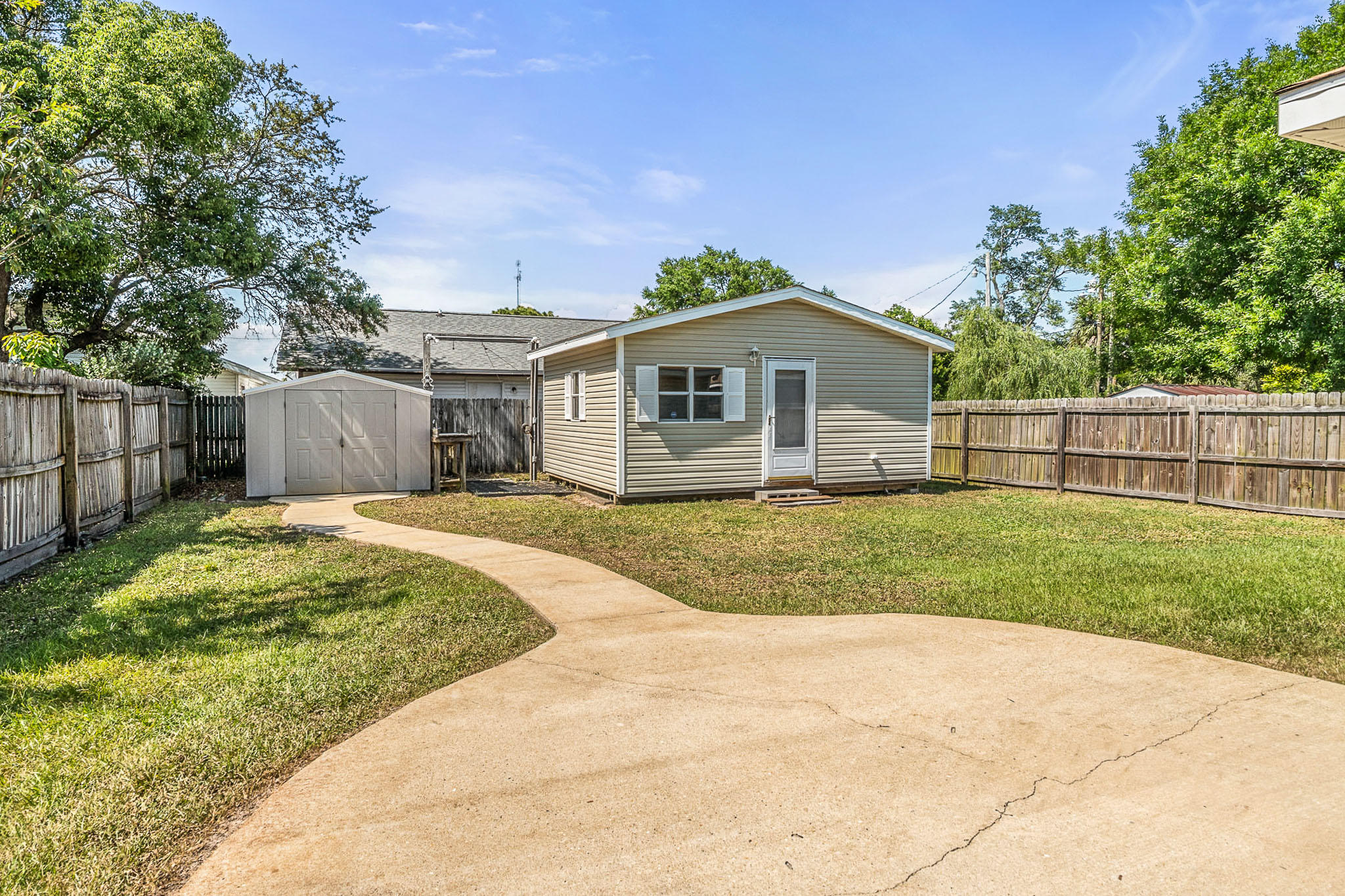 PINEGROVE - Residential