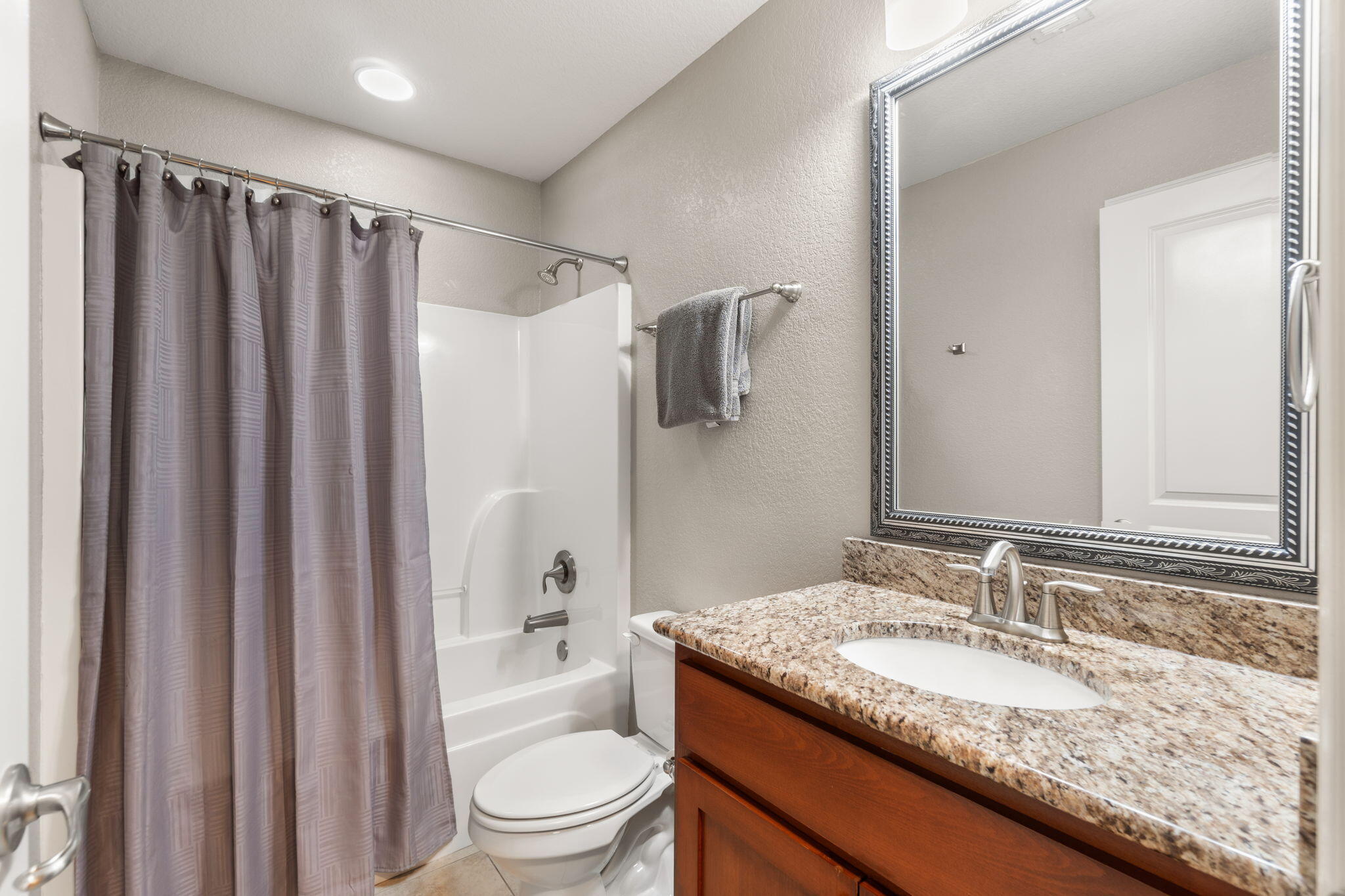 HOLLEY BY THE SEA - Residential