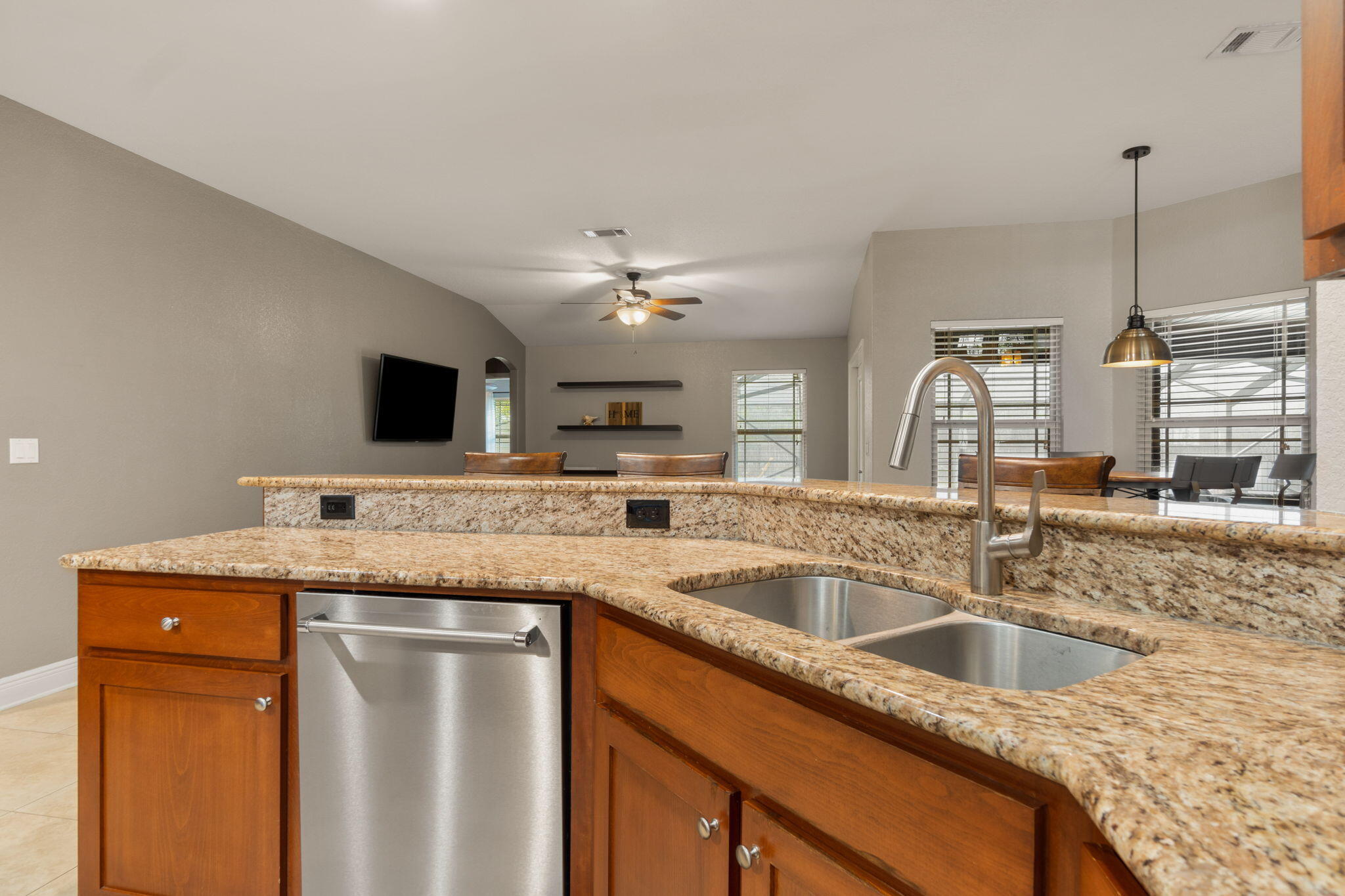 HOLLEY BY THE SEA - Residential