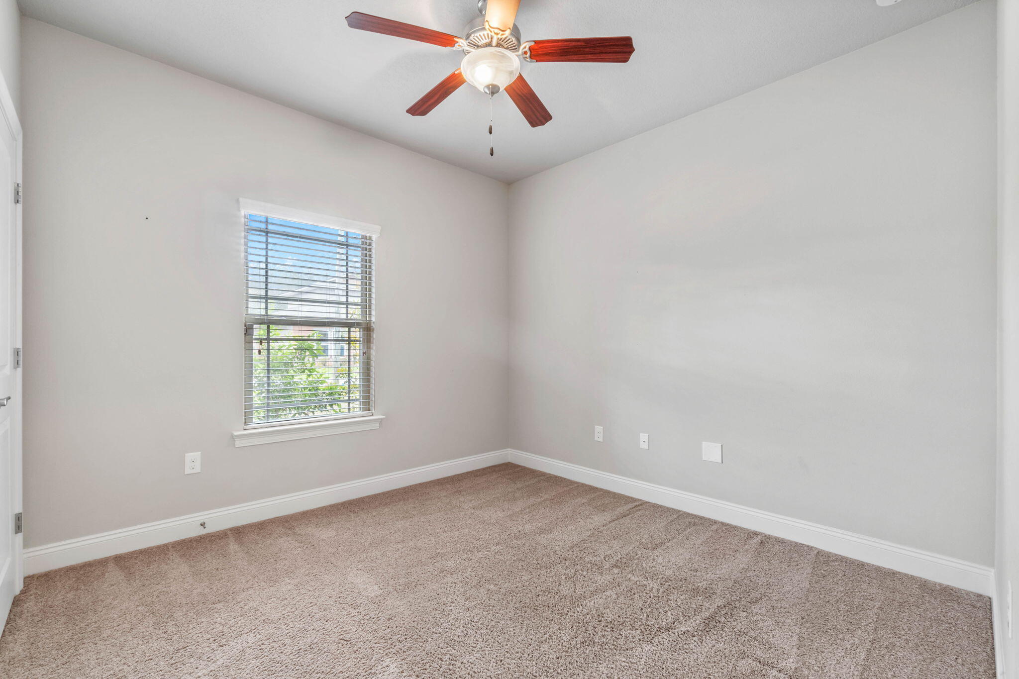 CRESCENT SHORES - Residential Lease