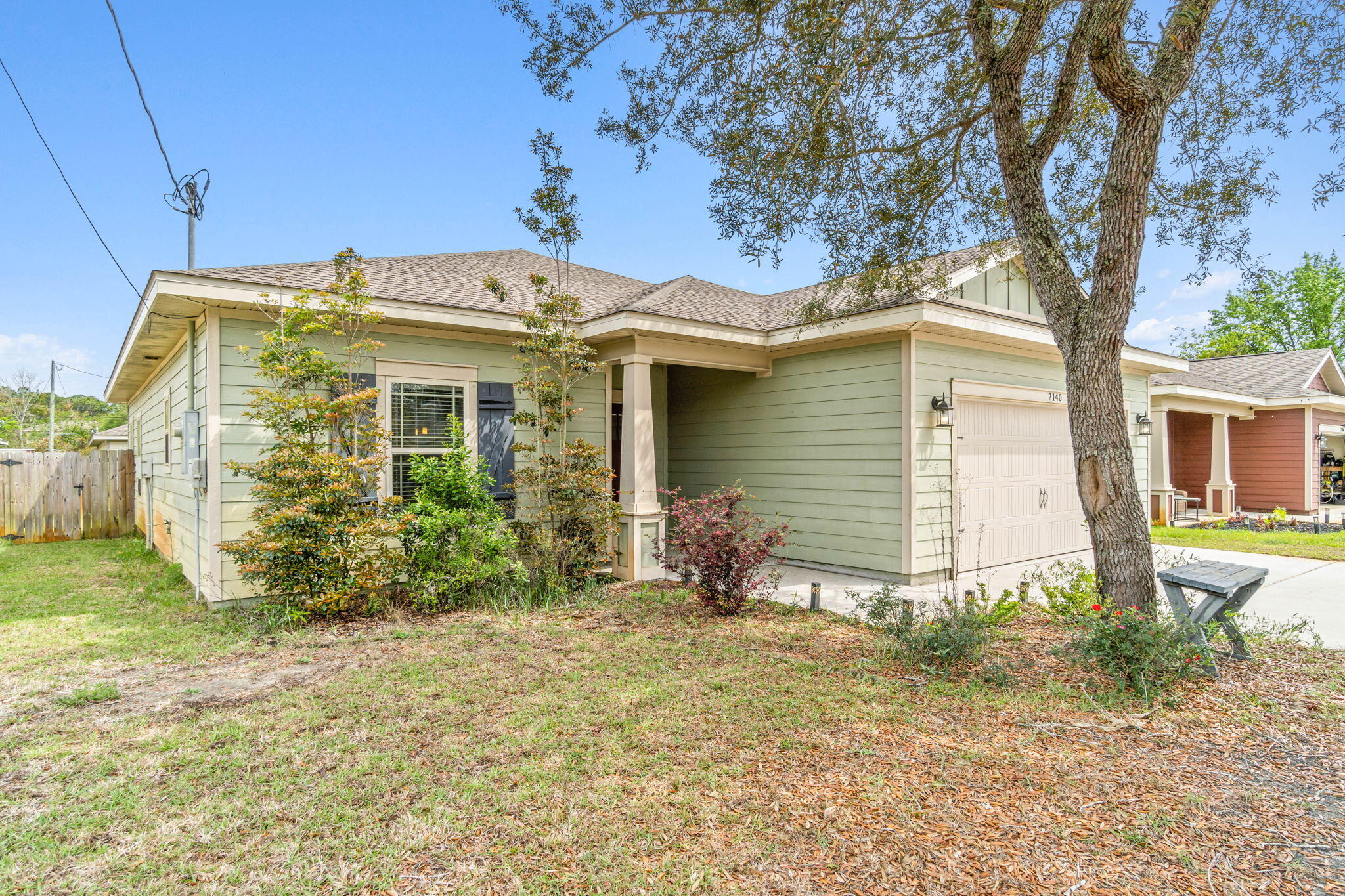 CRESCENT SHORES - Residential Lease