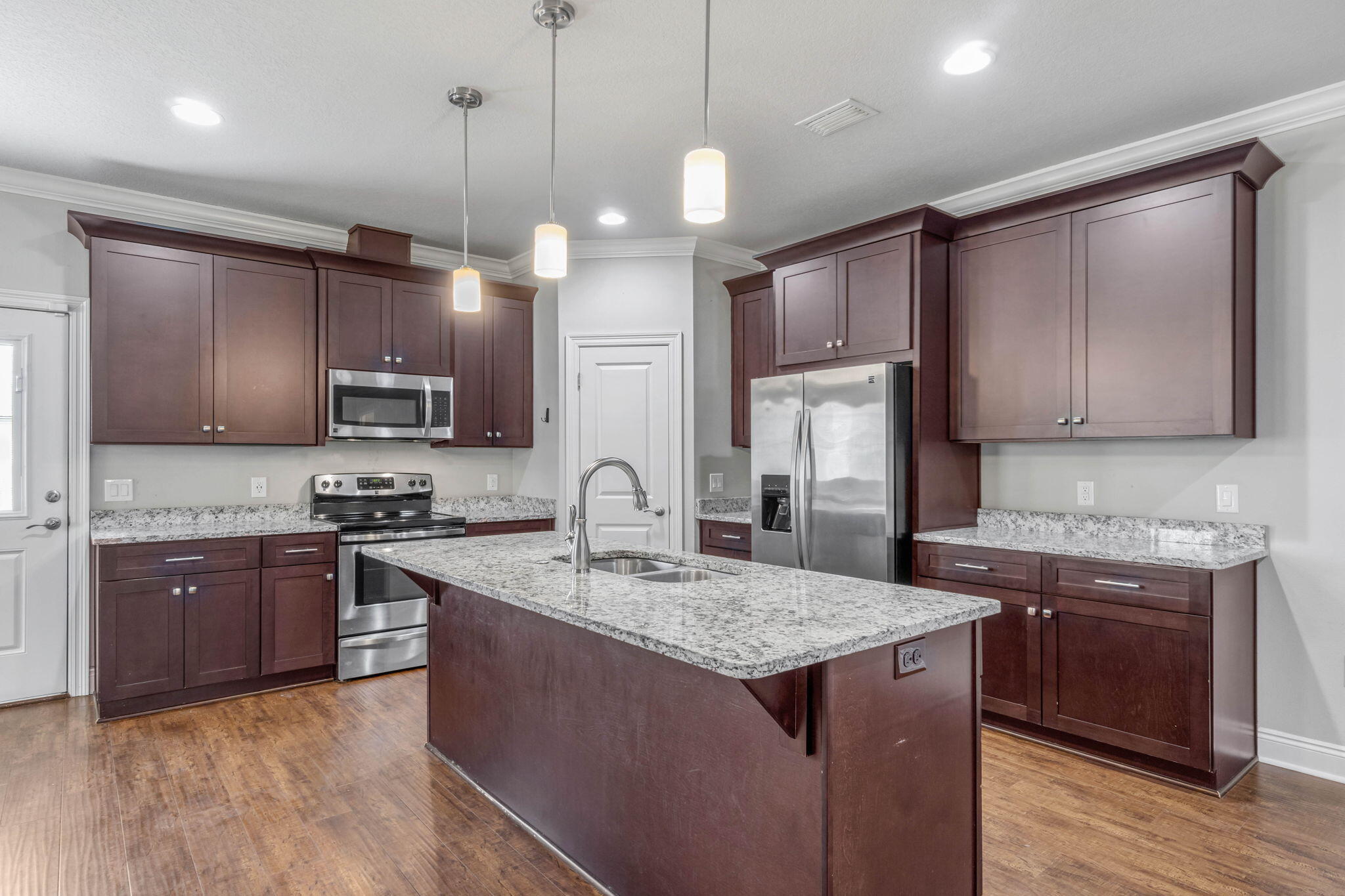 CRESCENT SHORES - Residential Lease