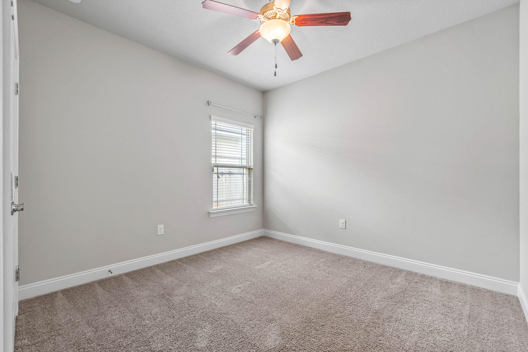CRESCENT SHORES - Residential Lease