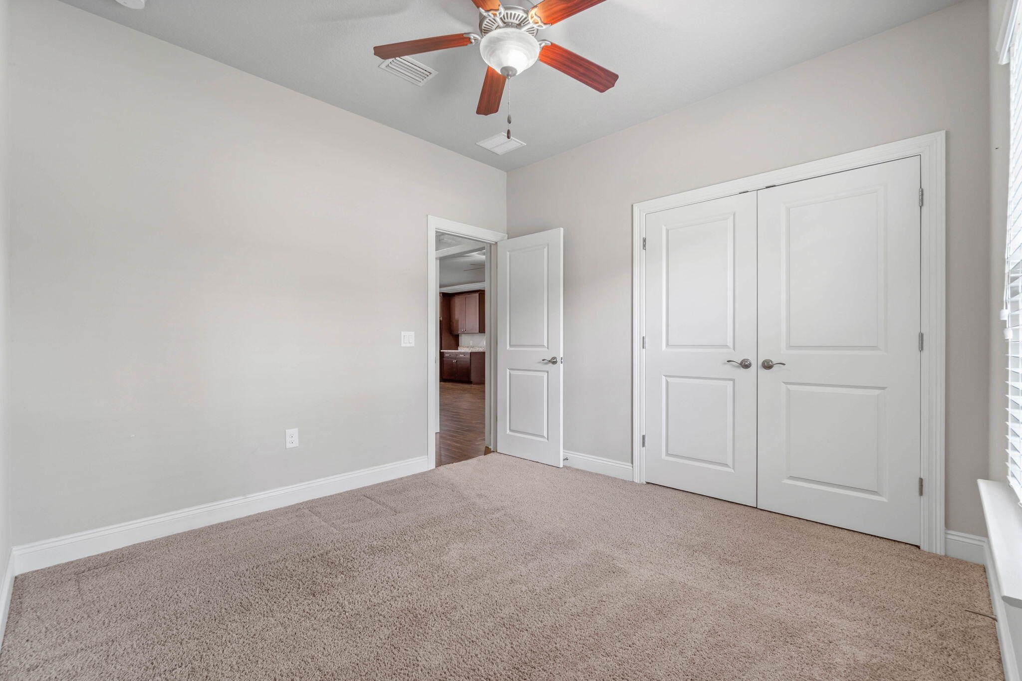CRESCENT SHORES - Residential Lease