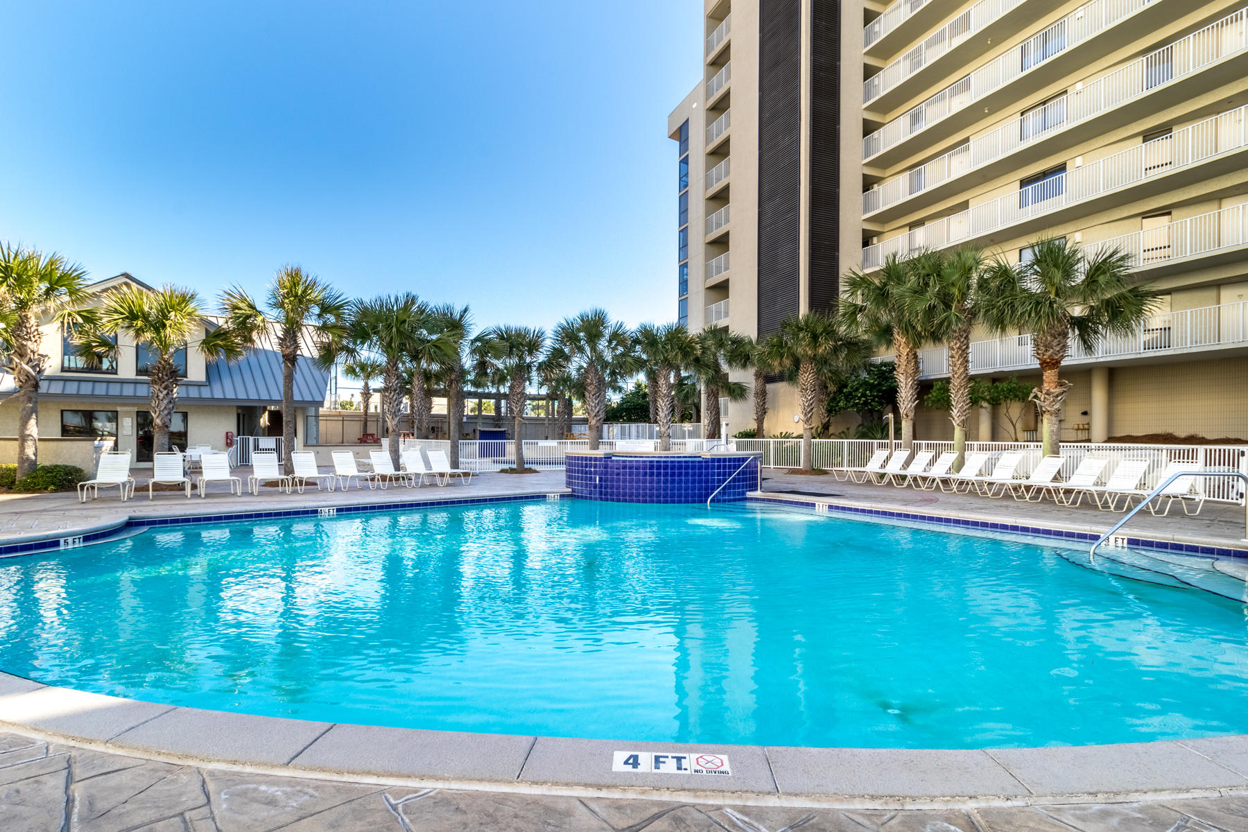 MAINSAIL CONDO PH 2 - Residential
