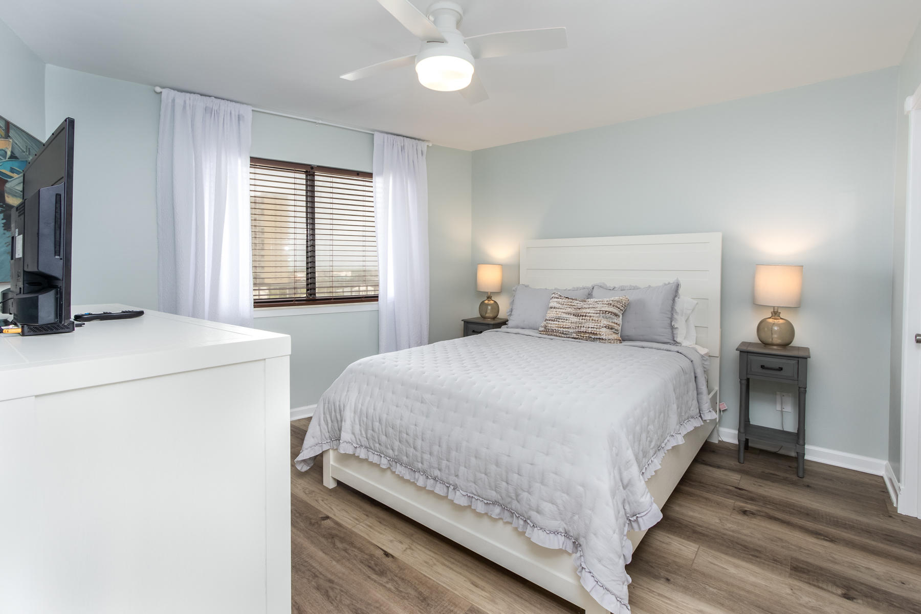 MAINSAIL CONDO PH 2 - Residential
