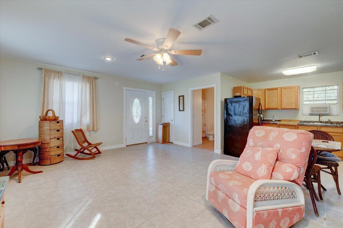 LEISURE ACRES UNIT 1 - Residential