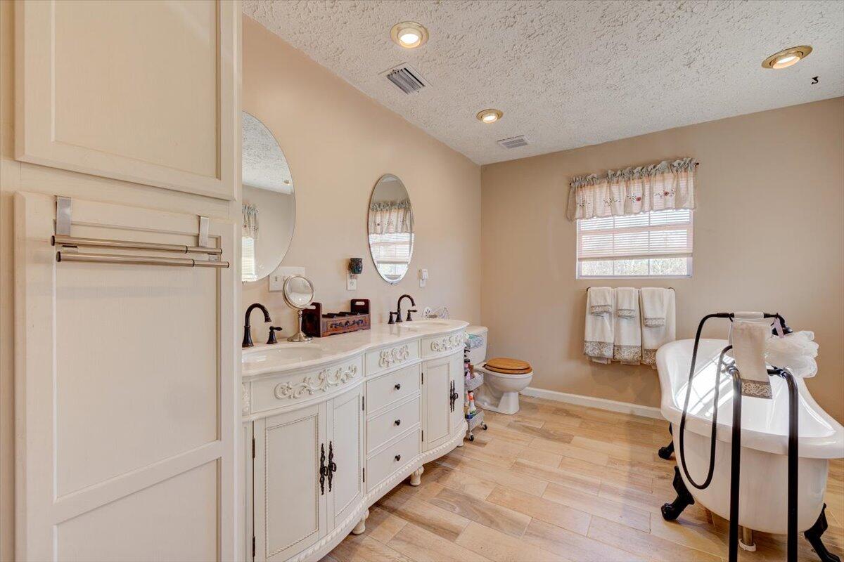 LEISURE ACRES UNIT 1 - Residential