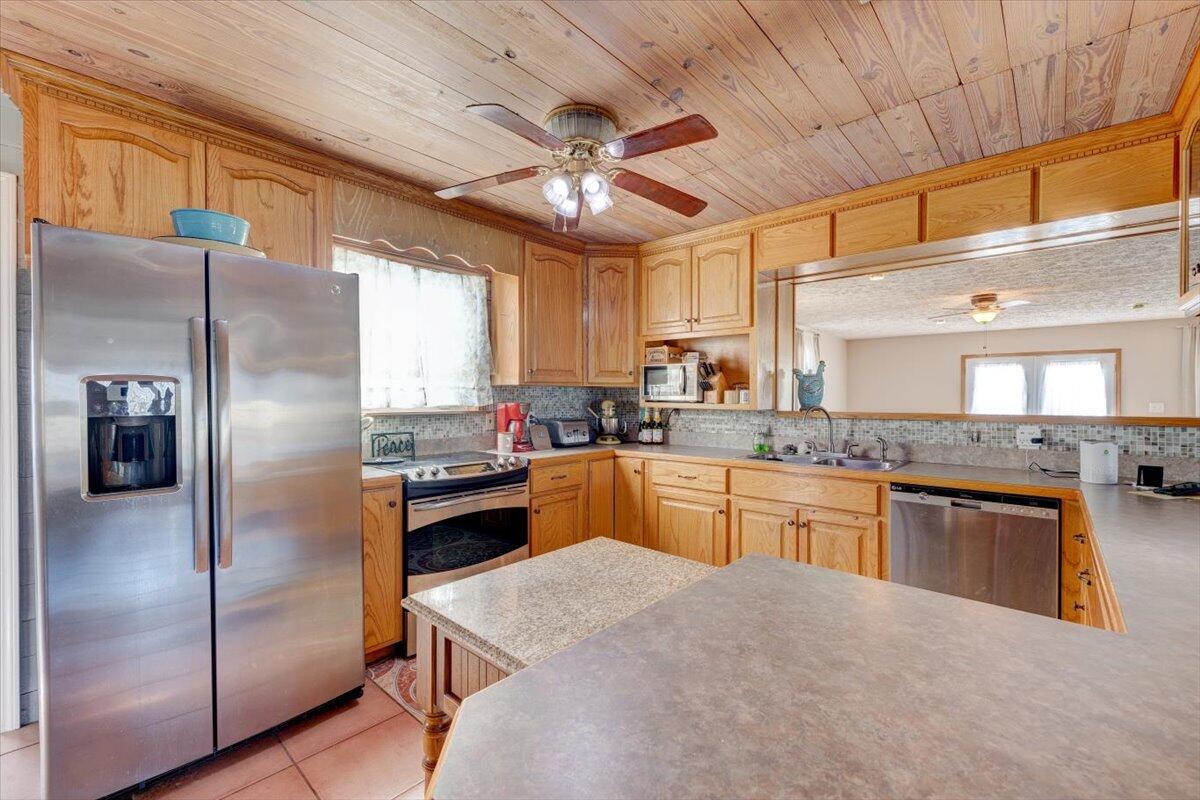 LEISURE ACRES UNIT 1 - Residential