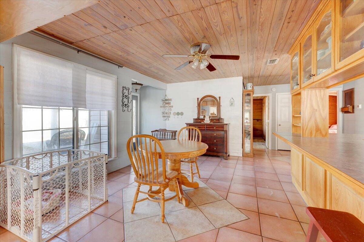 LEISURE ACRES UNIT 1 - Residential