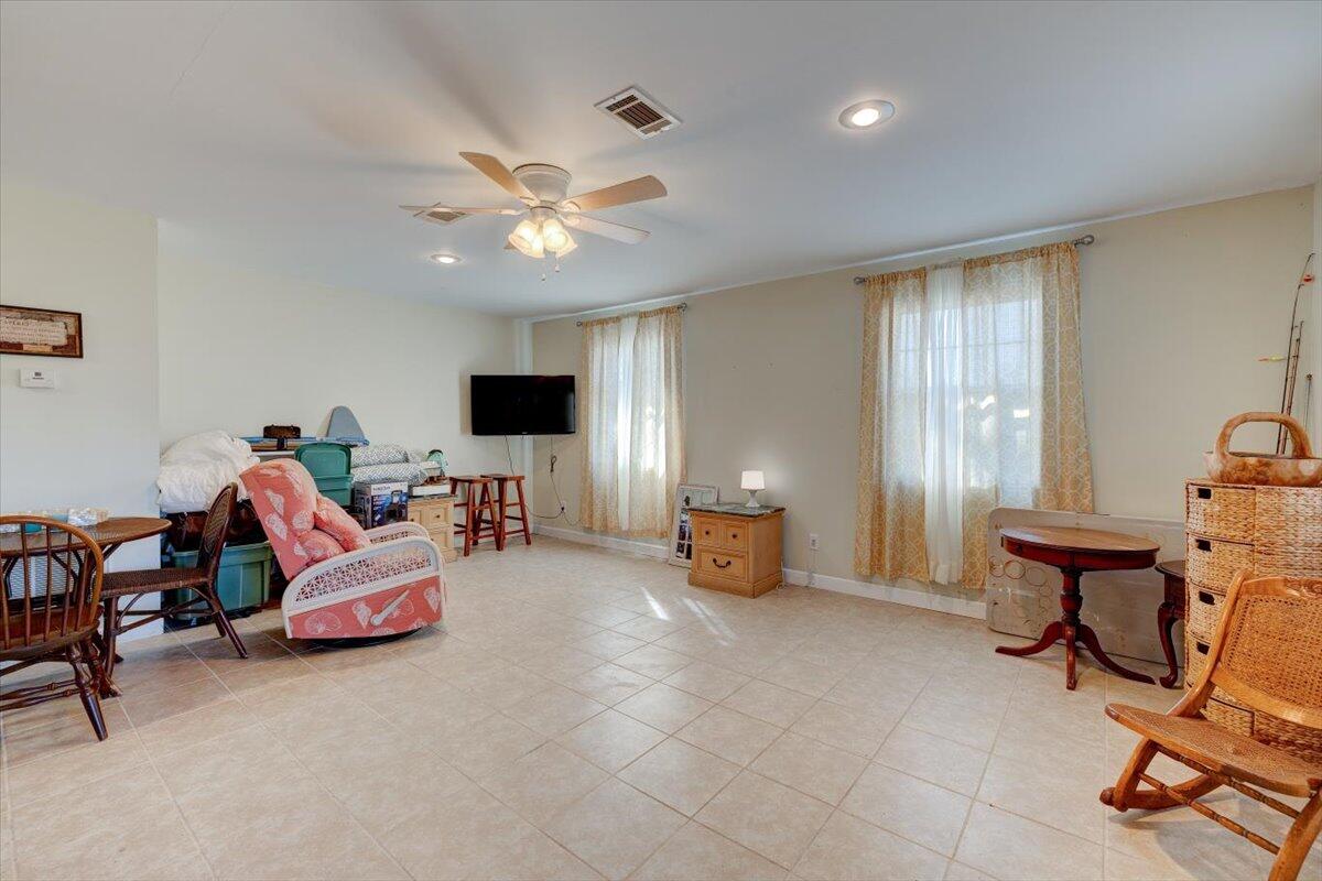 LEISURE ACRES UNIT 1 - Residential