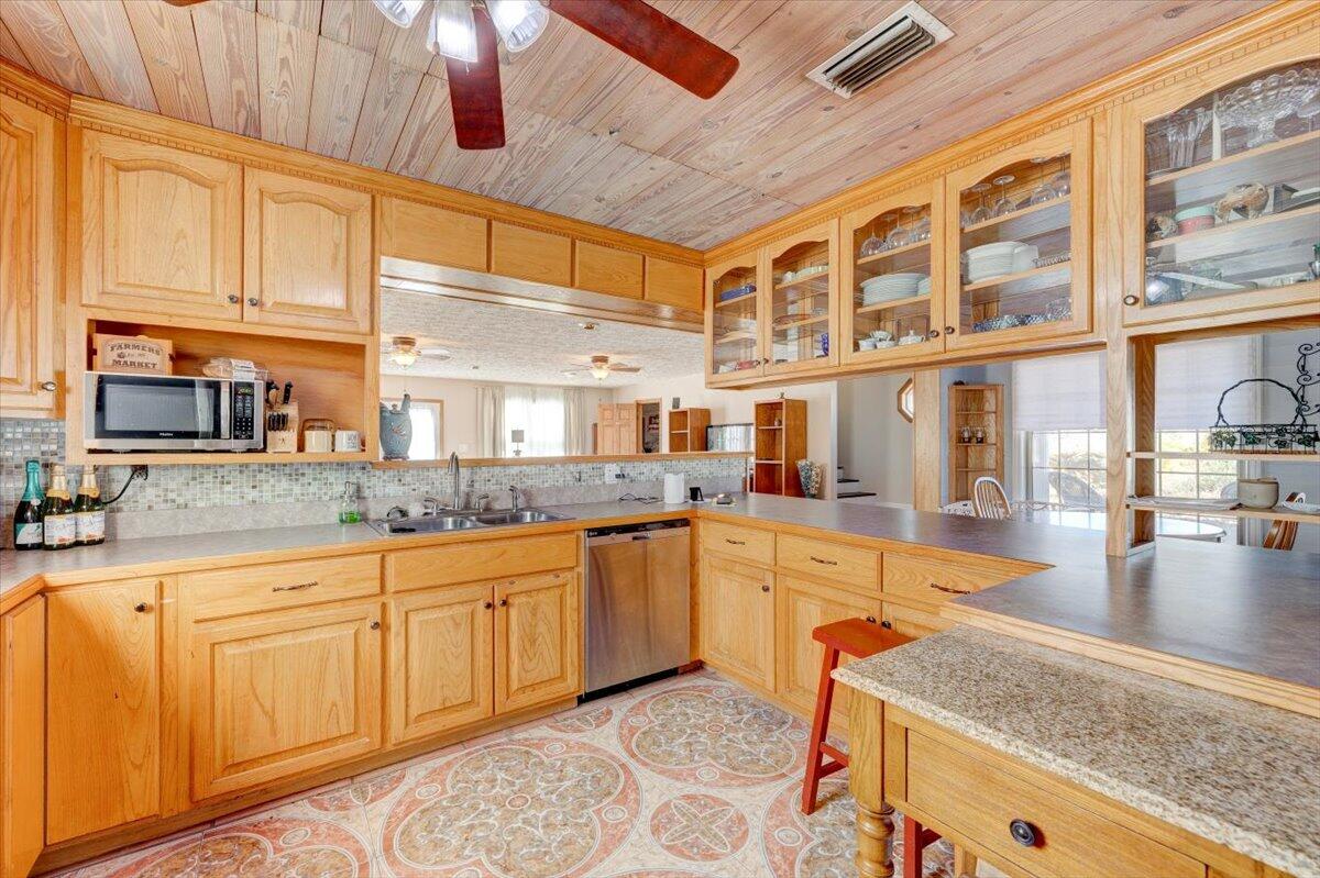 LEISURE ACRES UNIT 1 - Residential