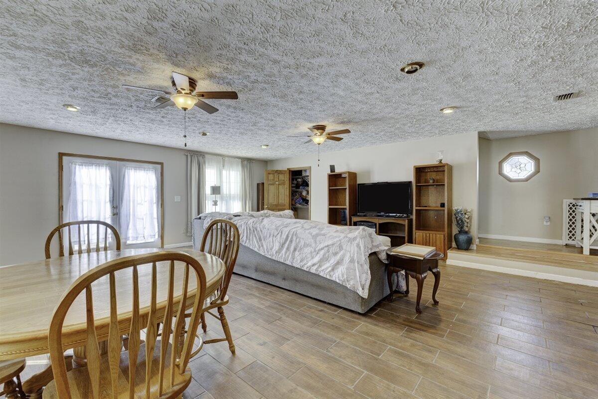 LEISURE ACRES UNIT 1 - Residential