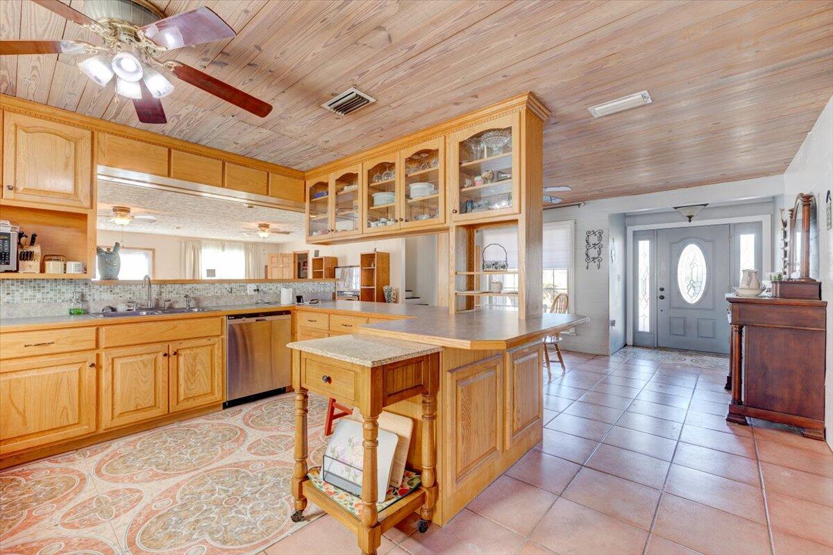 LEISURE ACRES UNIT 1 - Residential