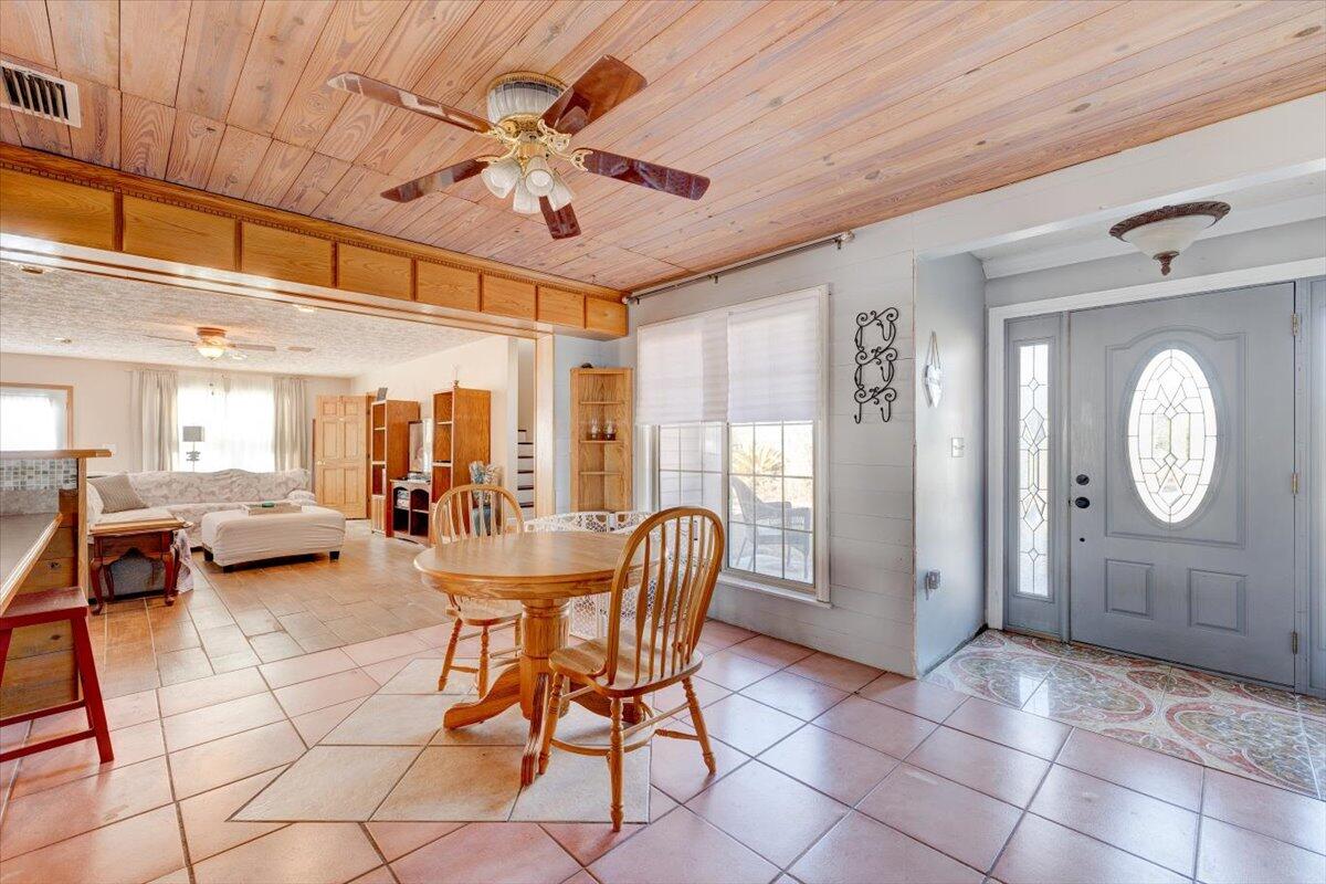 LEISURE ACRES UNIT 1 - Residential