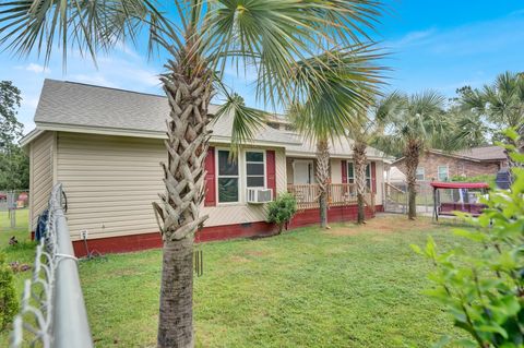 Photo of 6416 Misty Lake Drive, Milton, FL 32570 (MLS # 987623)