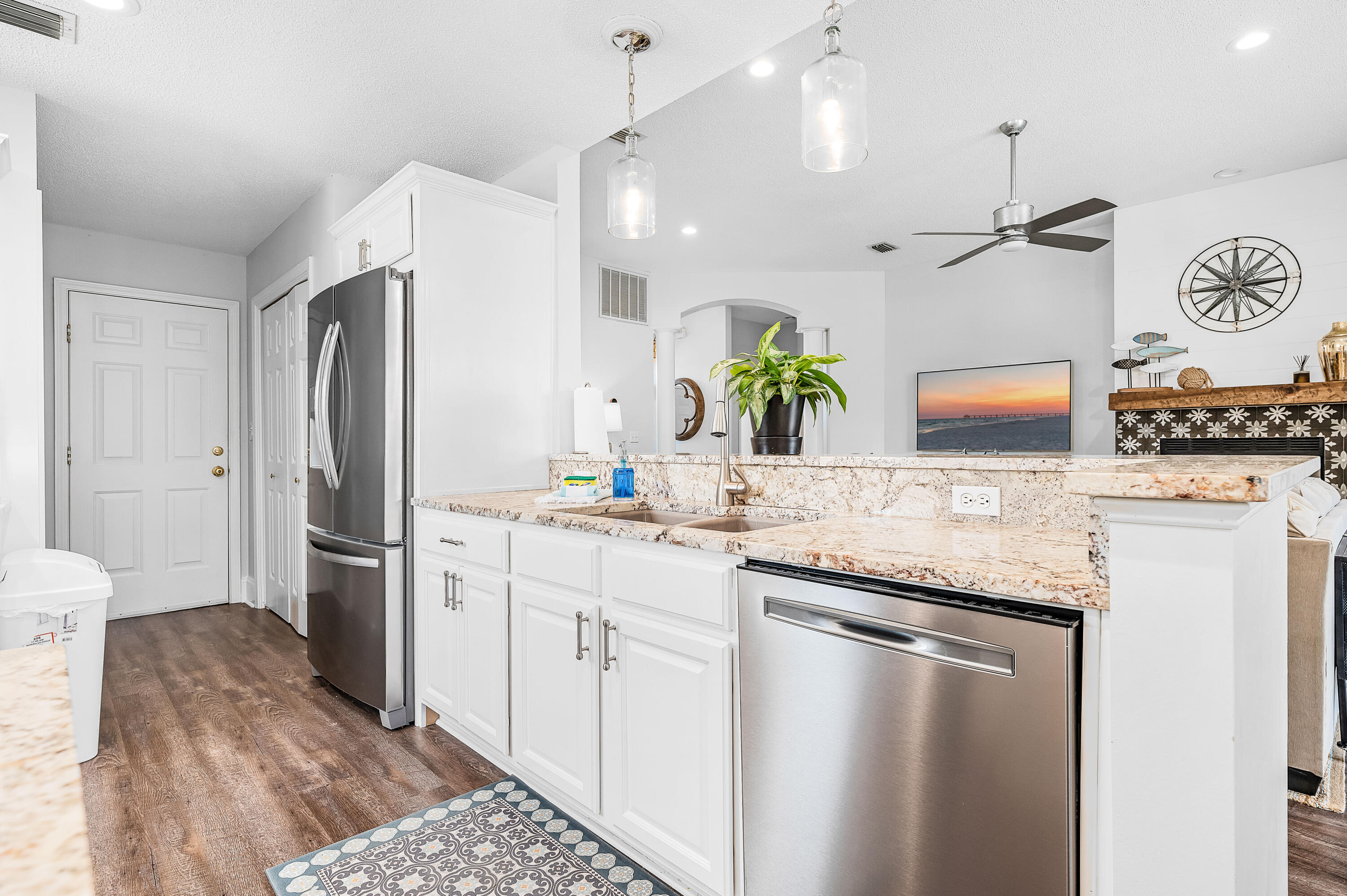 AVALON BEACH ESTATES - Residential