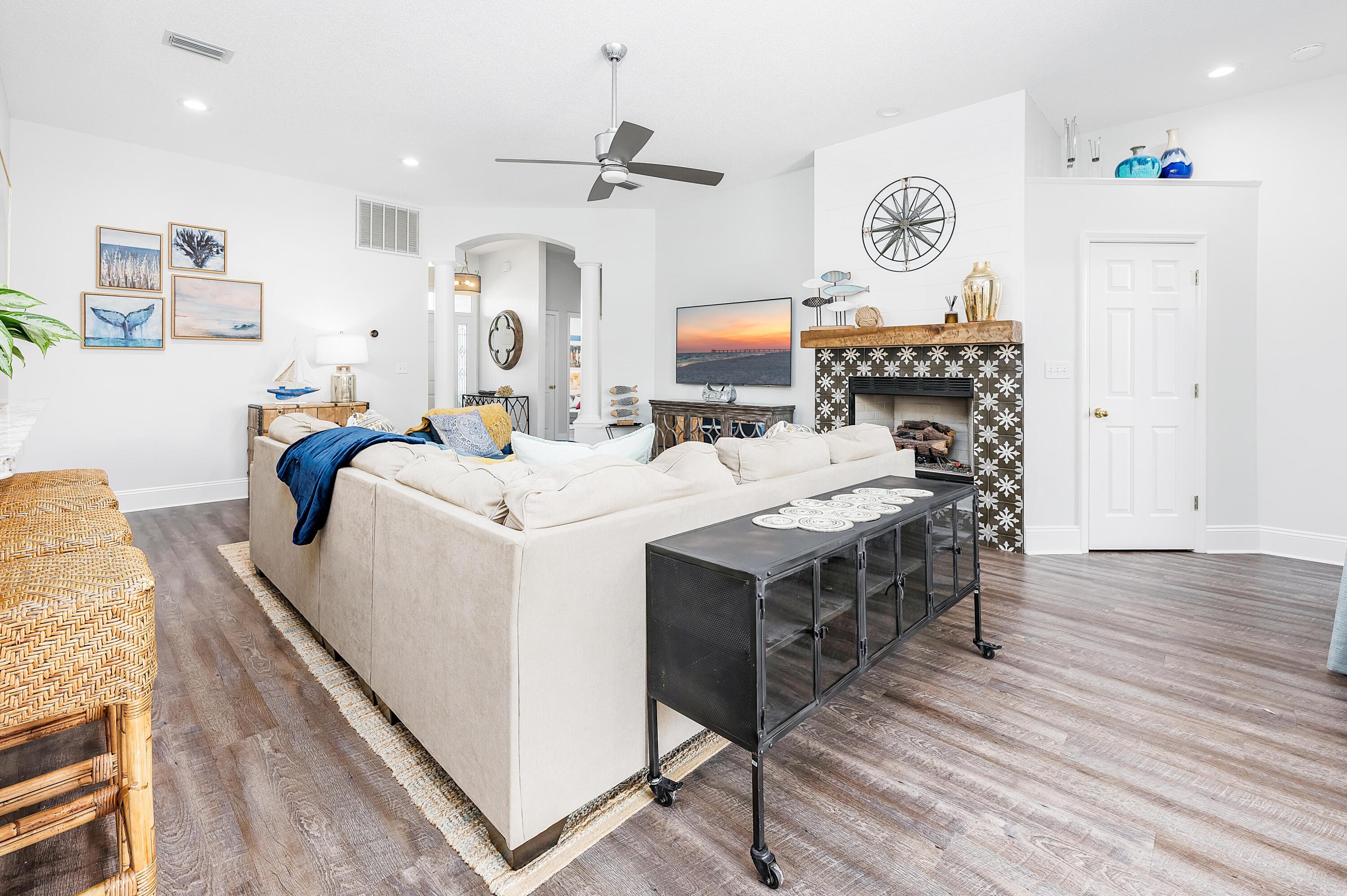 AVALON BEACH ESTATES - Residential