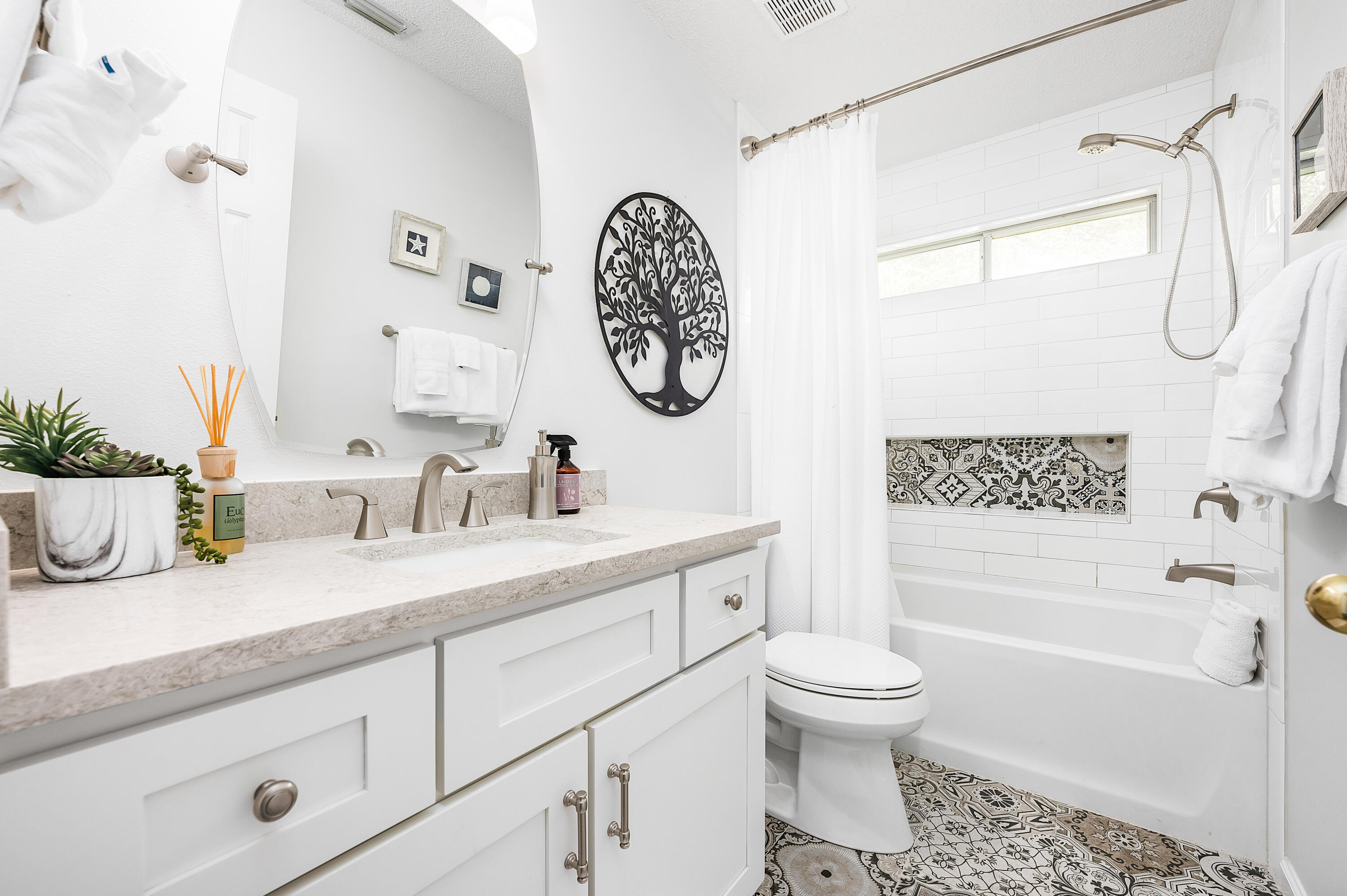 AVALON BEACH ESTATES - Residential