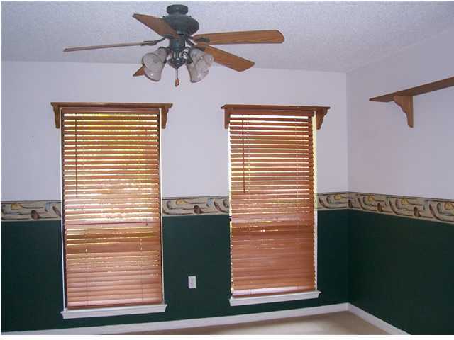 ROCKY BAYOU COUNTRY CLUB ESTATES 4 - Residential Lease