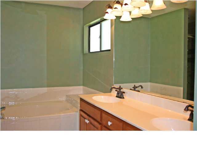 ROCKY BAYOU COUNTRY CLUB ESTATES 4 - Residential Lease