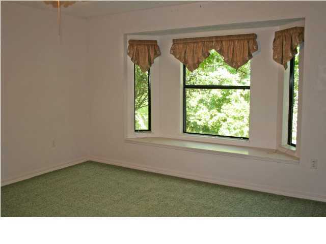 ROCKY BAYOU COUNTRY CLUB ESTATES 4 - Residential Lease